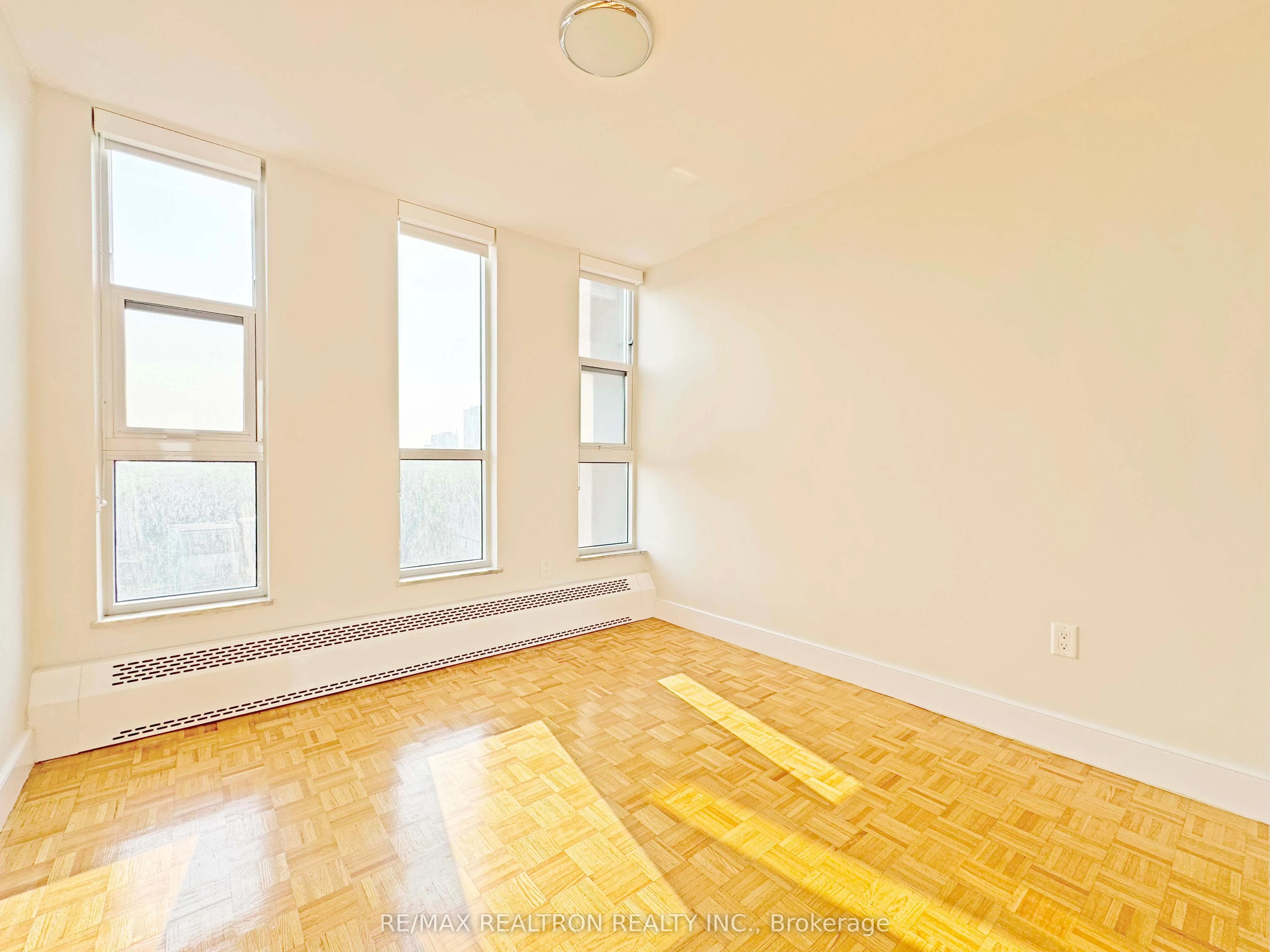 666 Spadina Avenue, #711