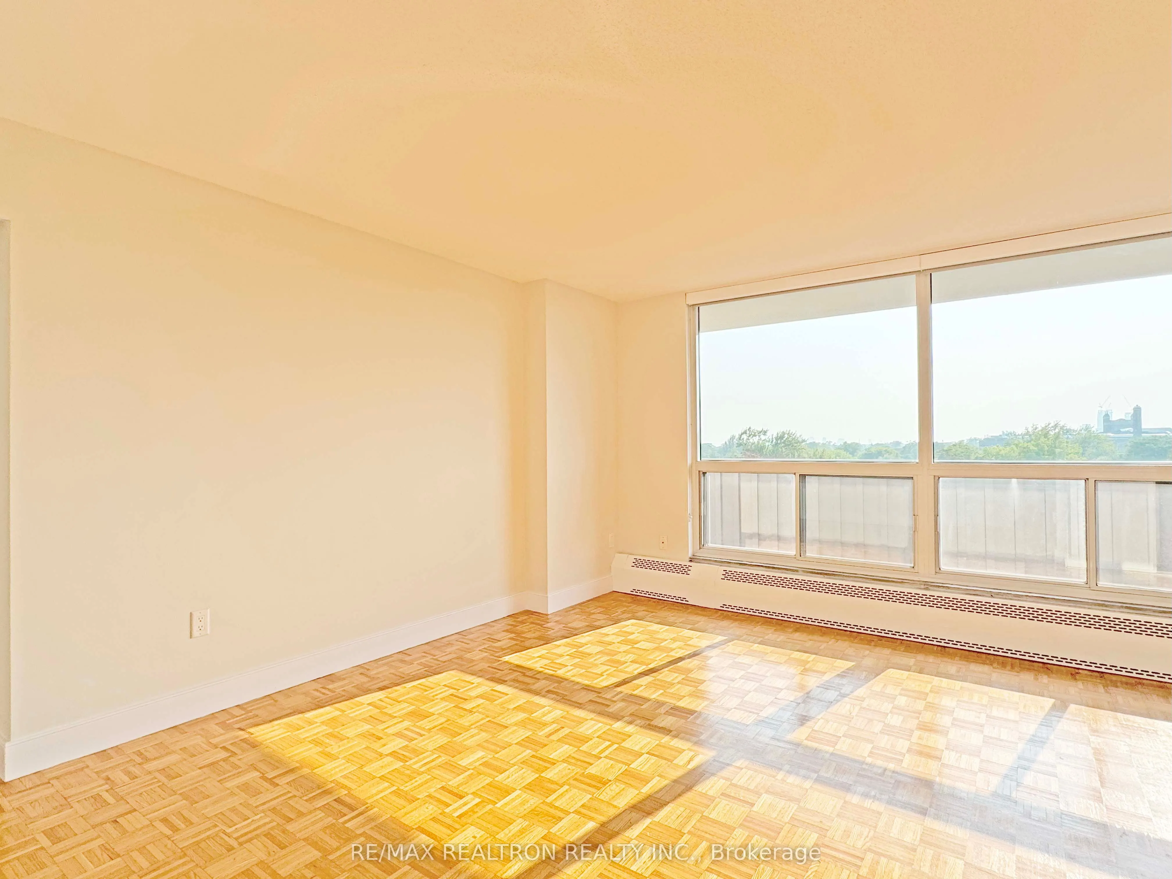 666 Spadina Avenue, #711