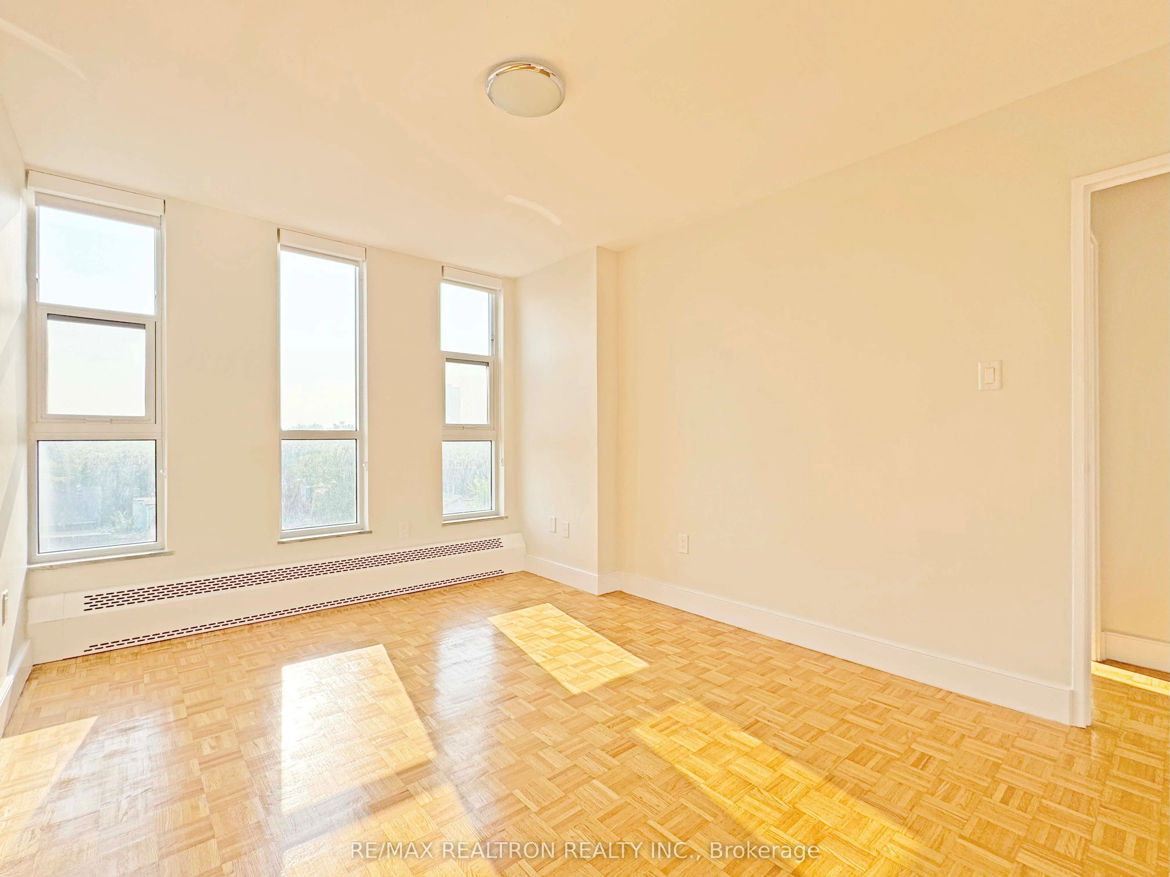 666 Spadina Avenue, #711
