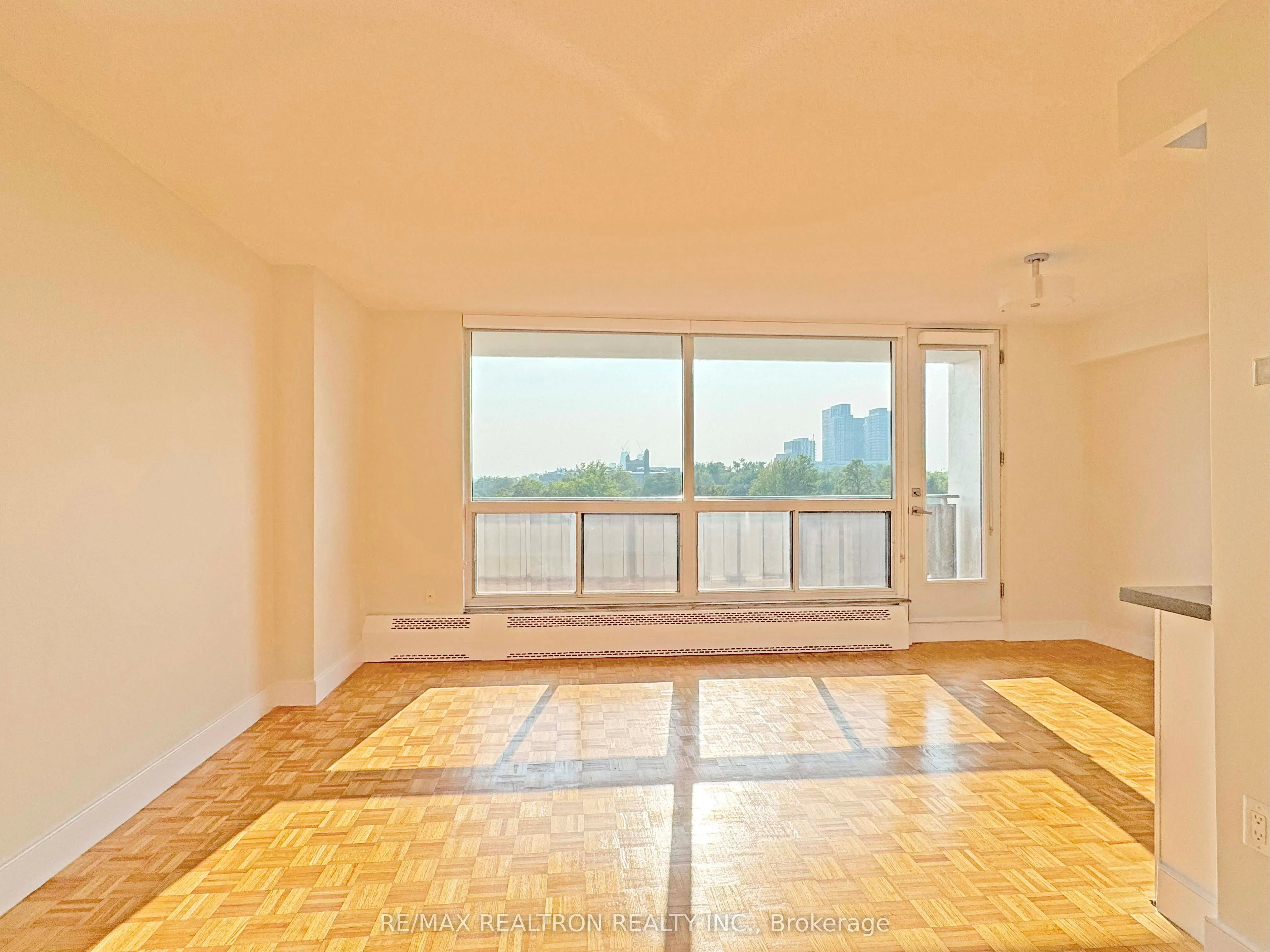 666 Spadina Avenue, #711