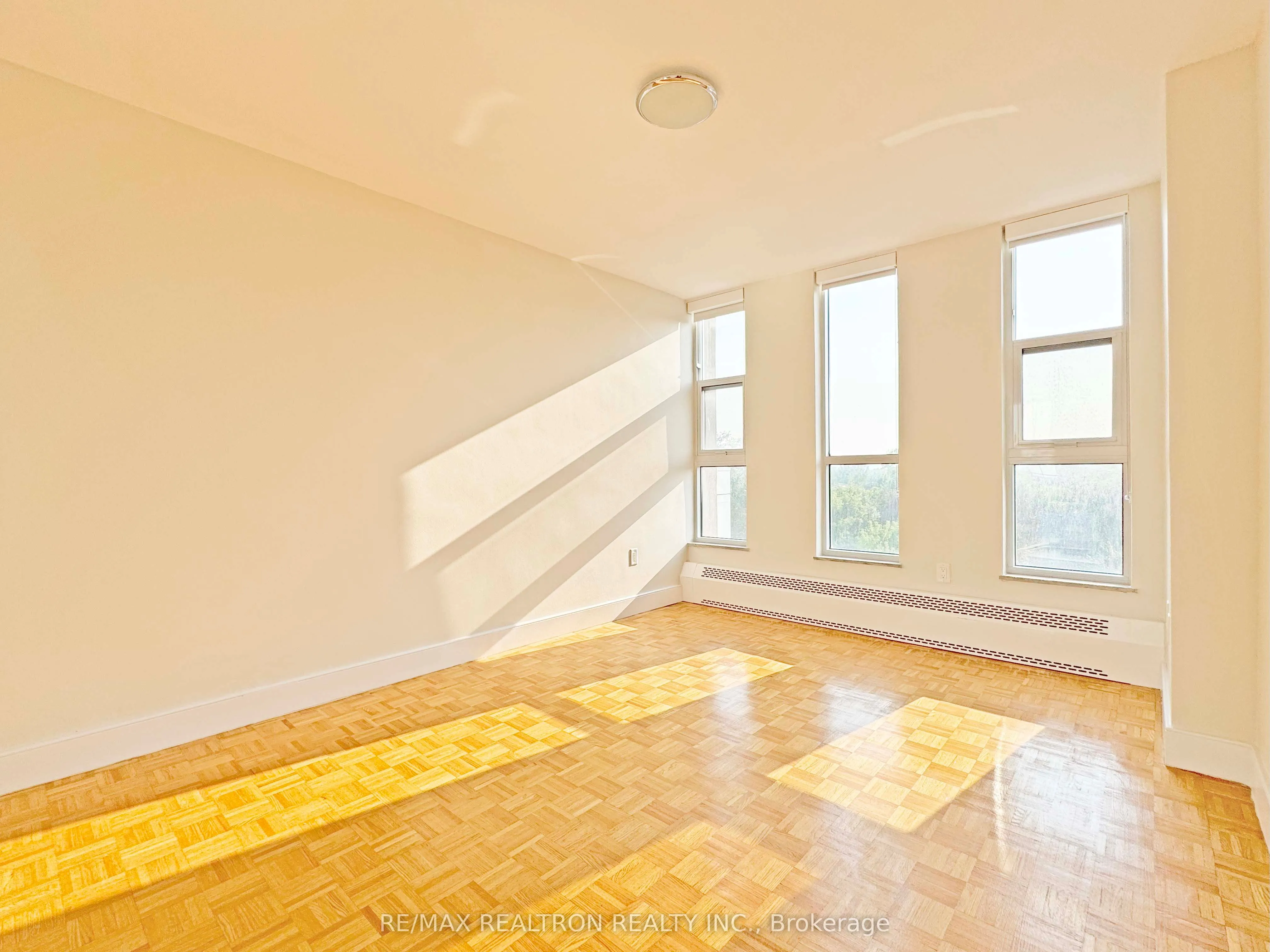 666 Spadina Avenue, #711