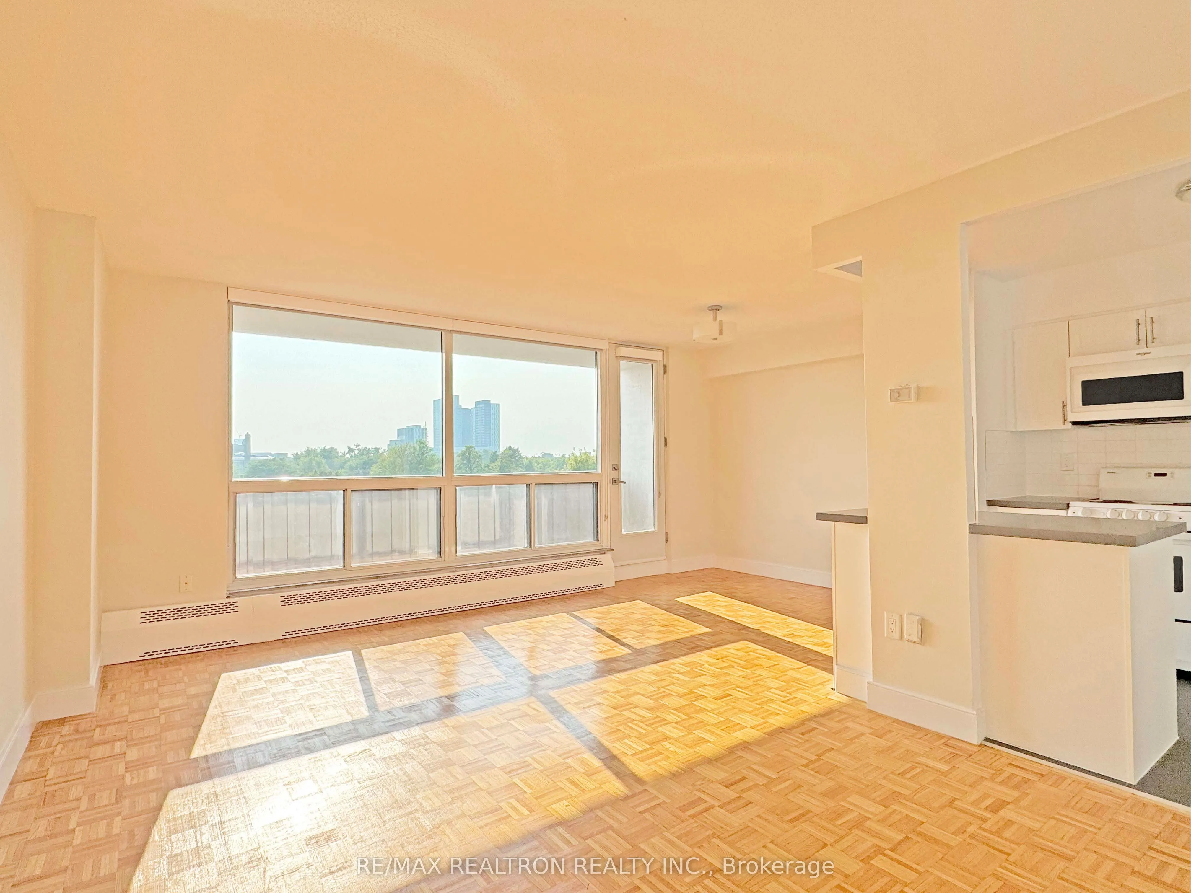 666 Spadina Avenue, #711