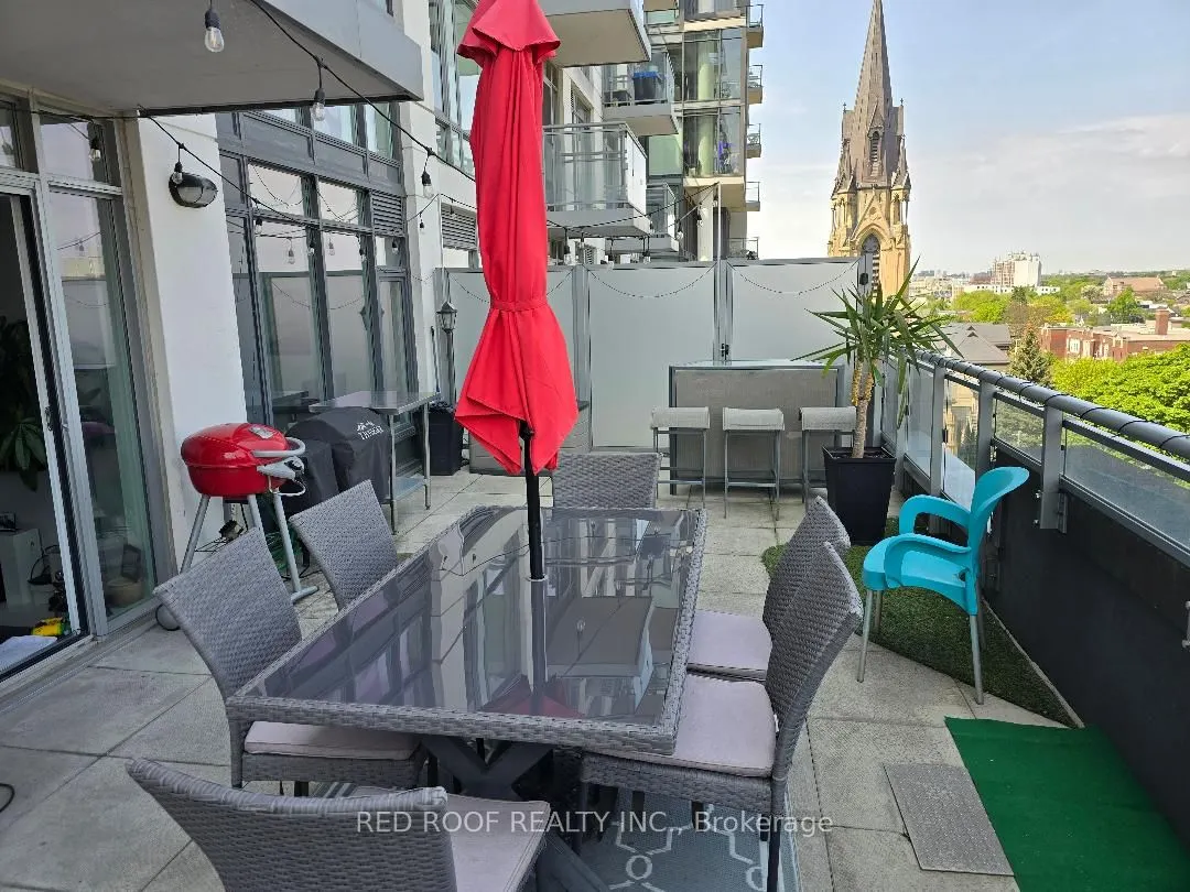 525 Adelaide Street W, #909