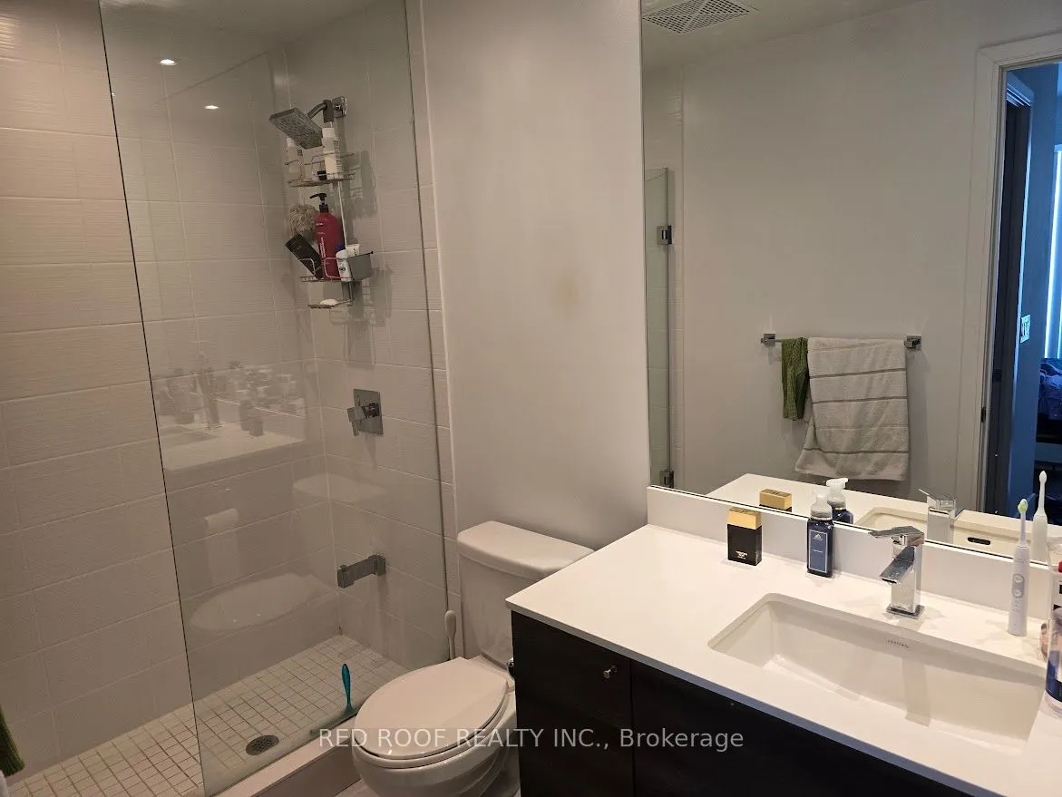 525 Adelaide Street W, #909