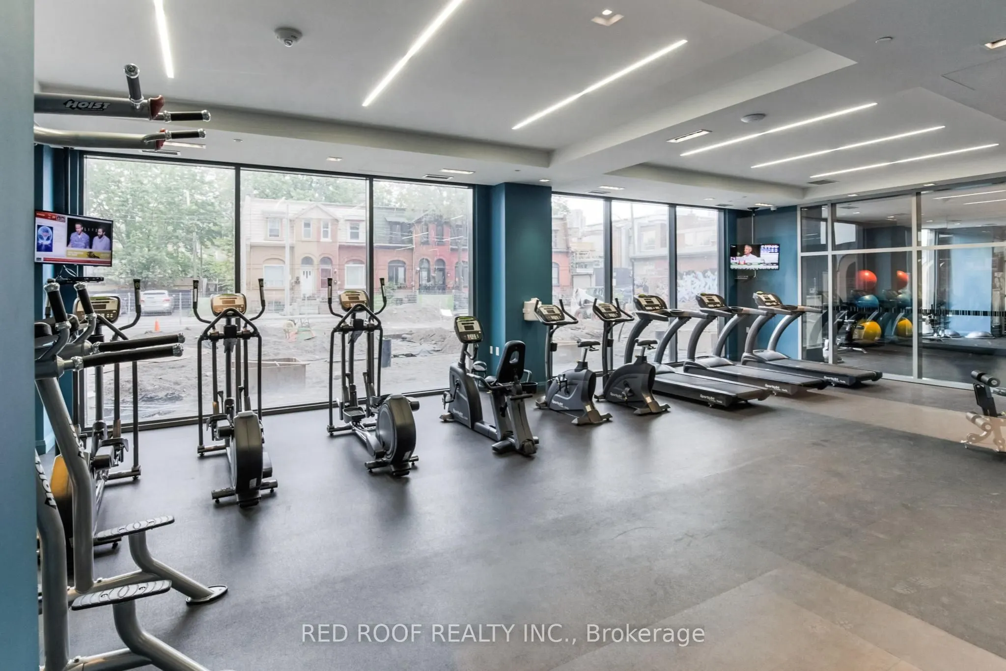 525 Adelaide Street W, #909