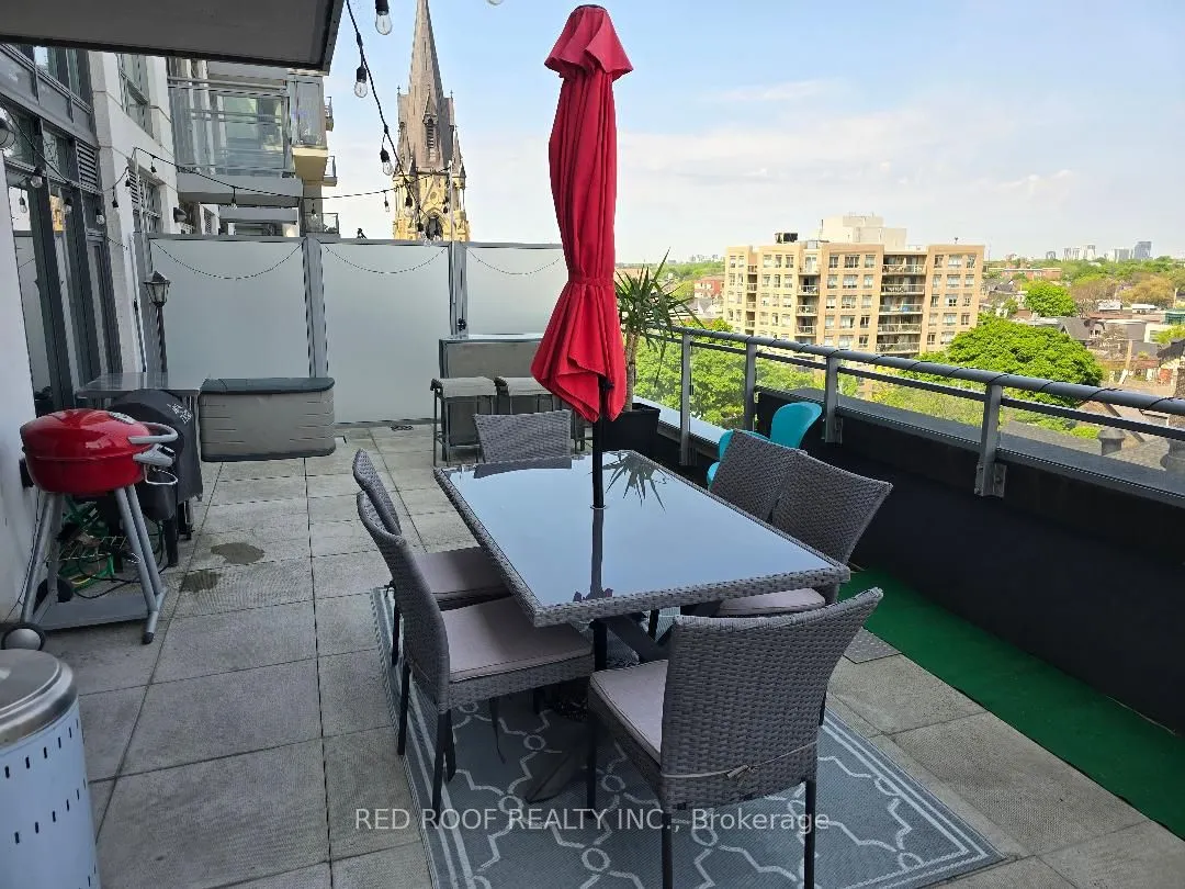 525 Adelaide Street W, #909
