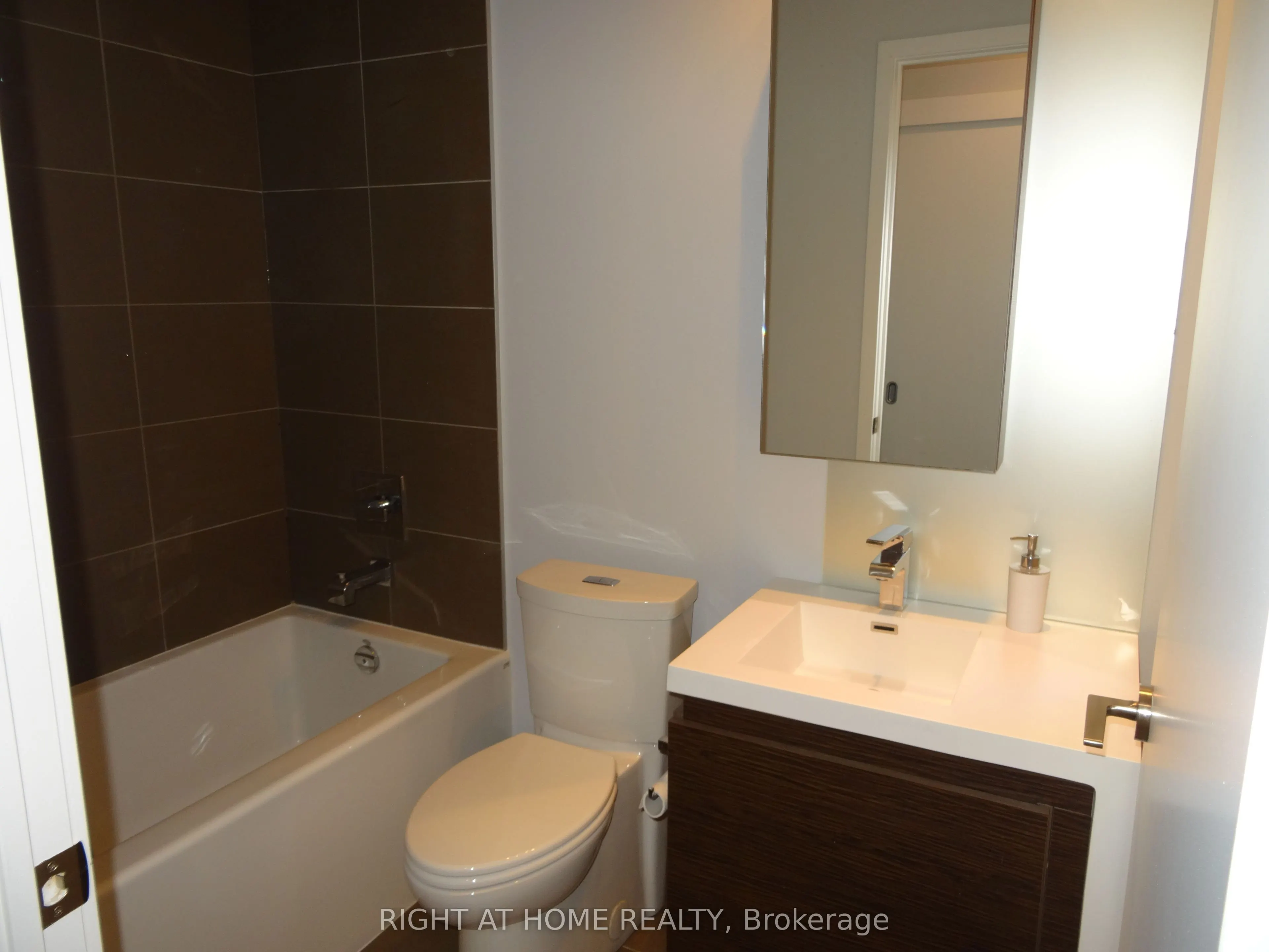 1030 King Street W, #453