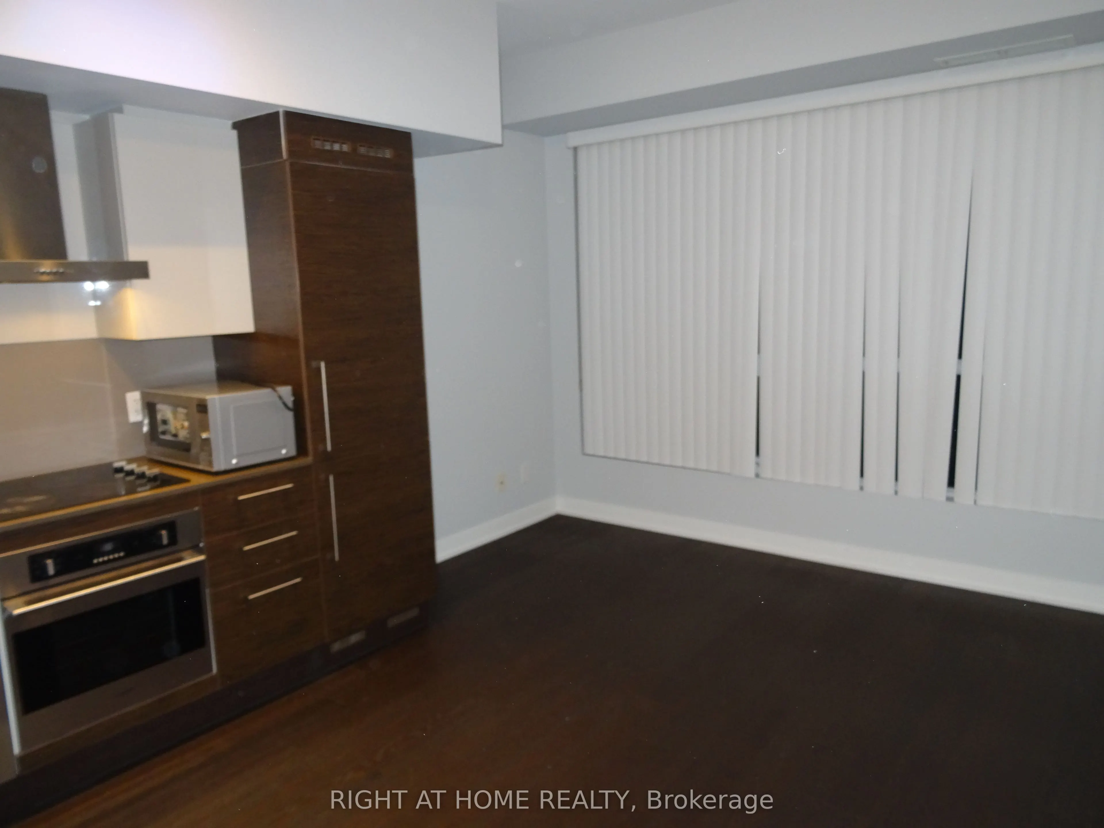1030 King Street W, #453