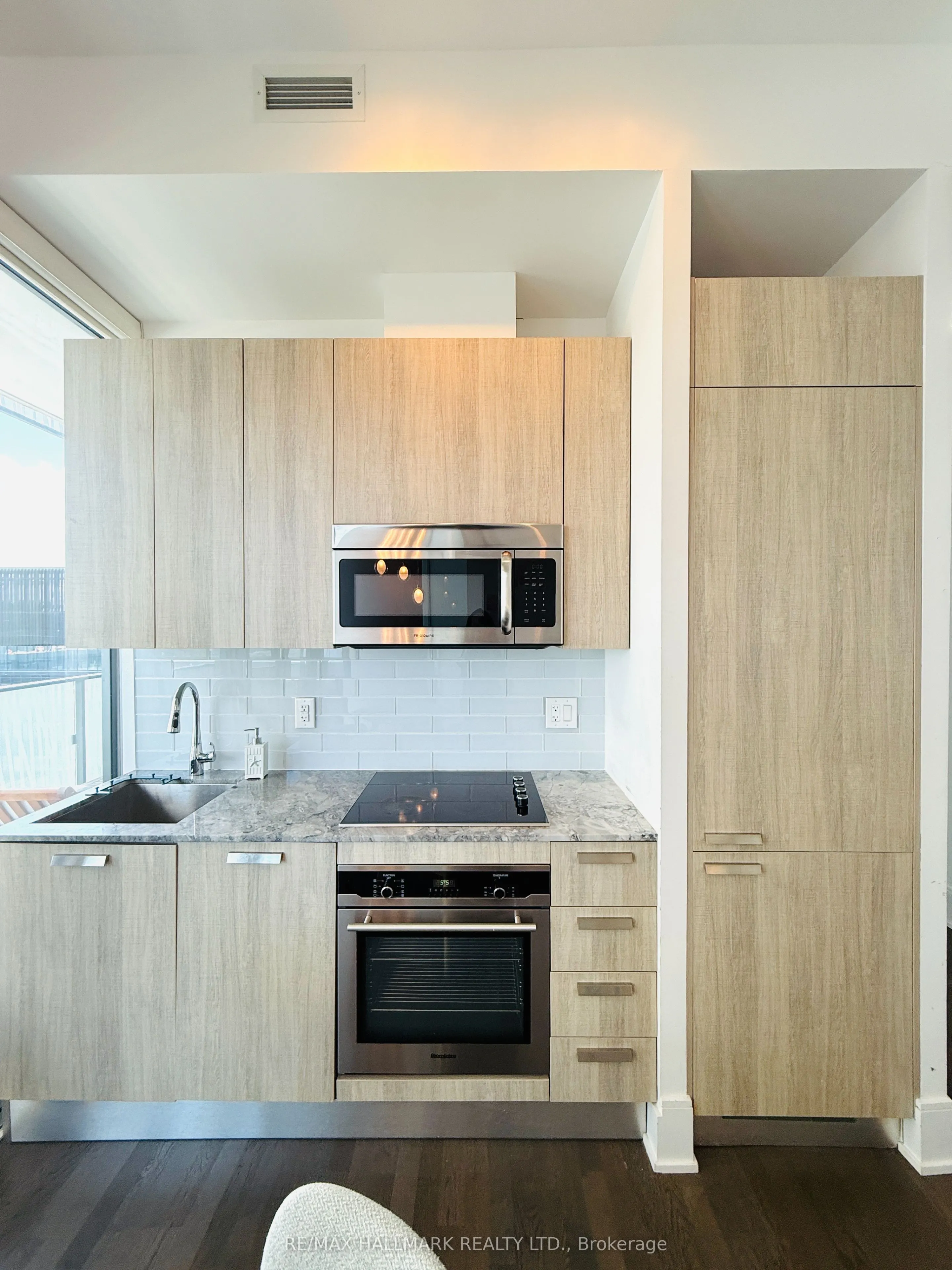 42 Charles Street E, #5301