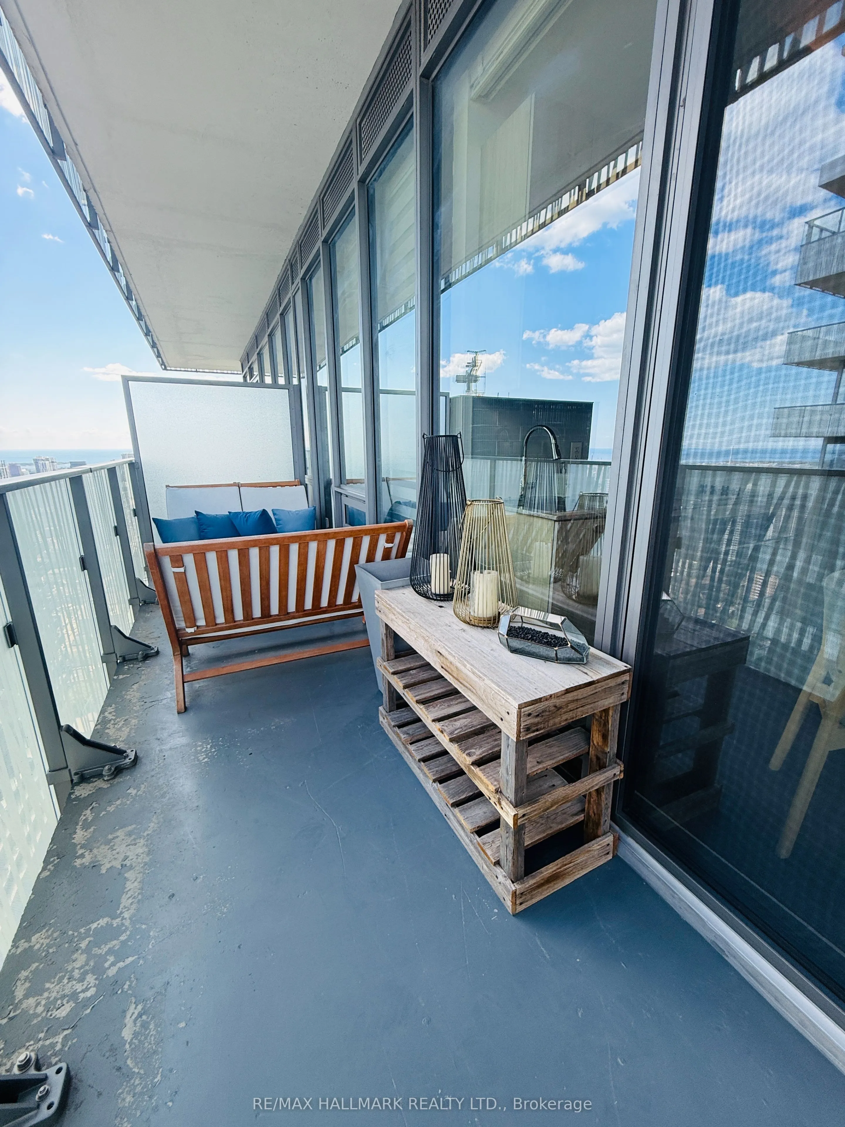 42 Charles Street E, #5301