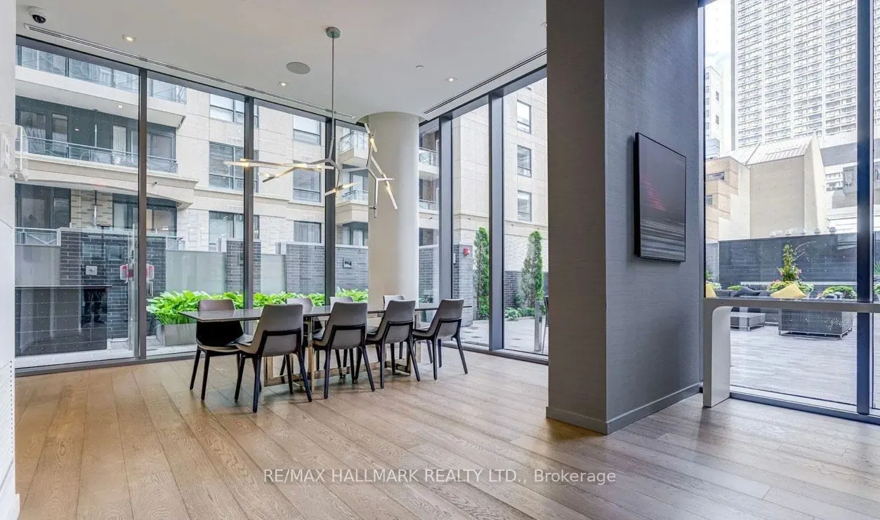 42 Charles Street E, #5301