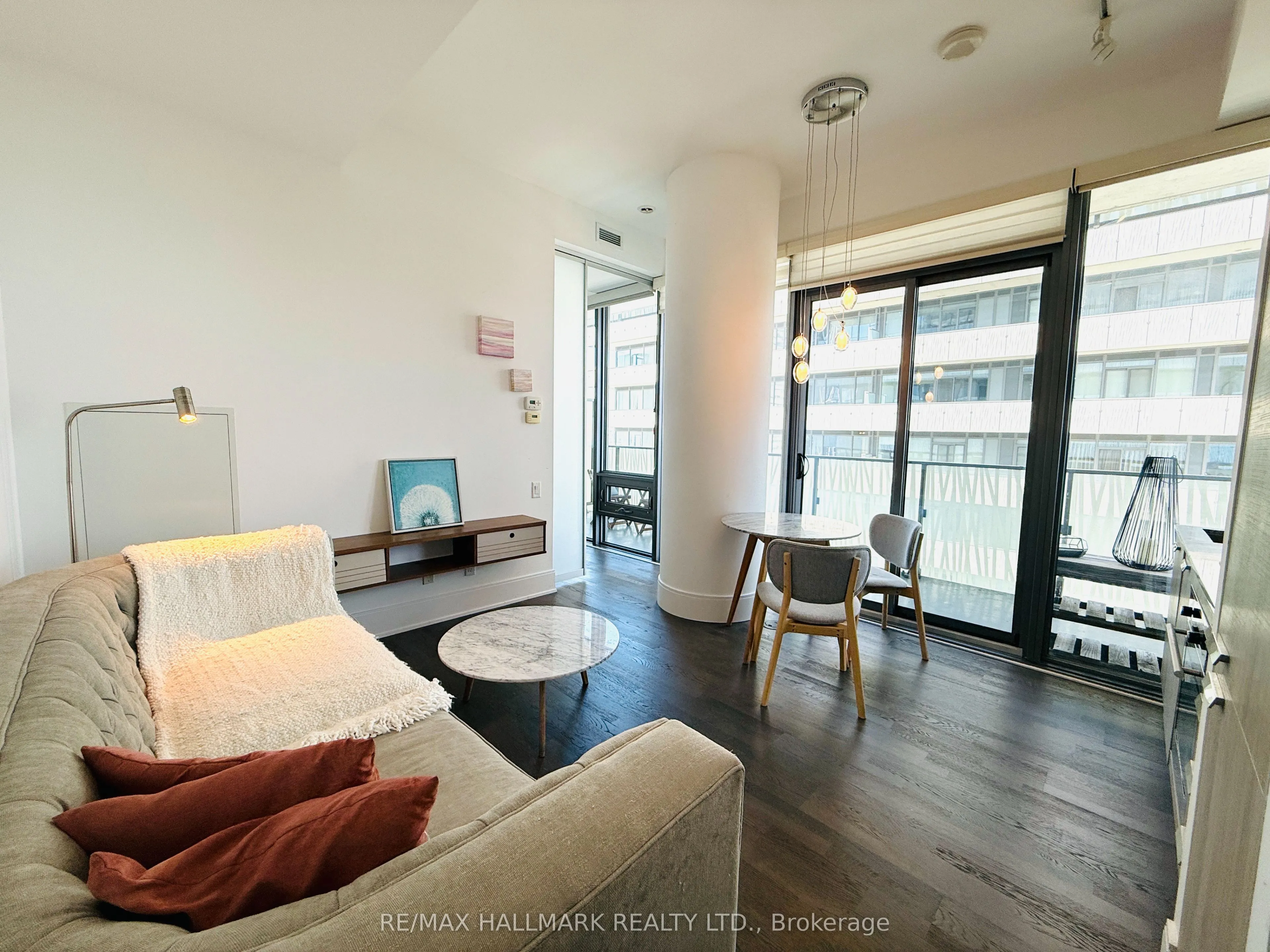 42 Charles Street E, #5301