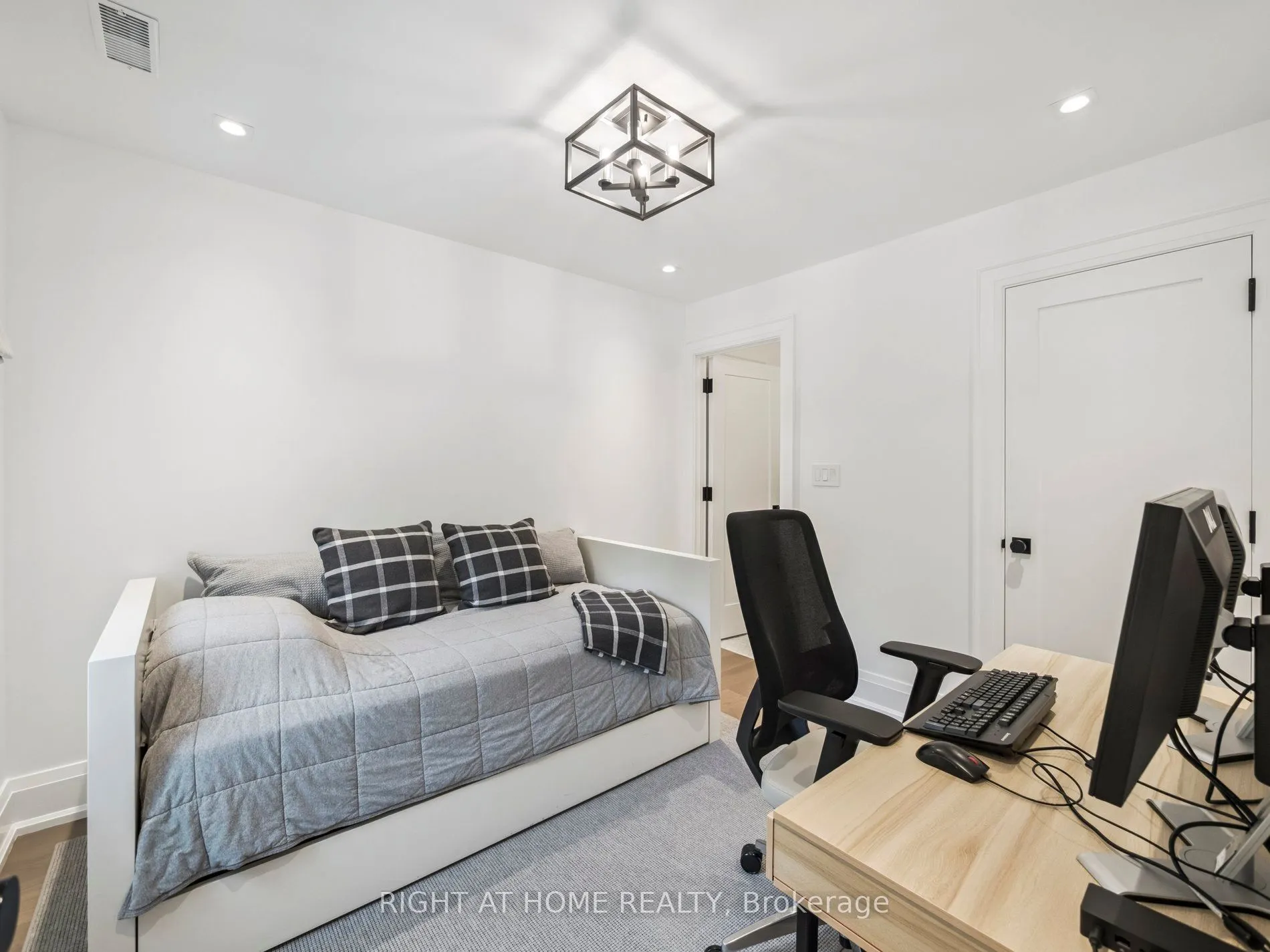 12 Millbank Avenue