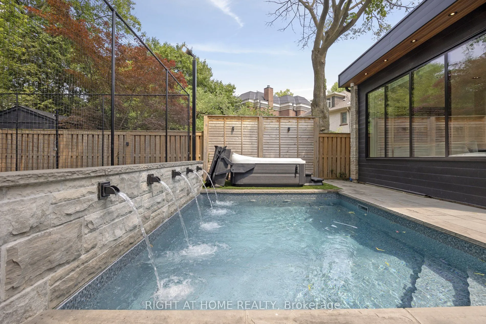 12 Millbank Avenue