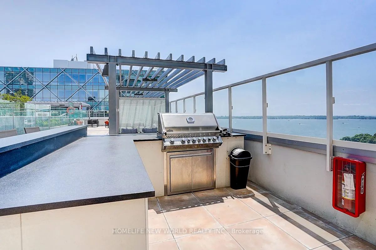 15 Queens Quay E, #2707
