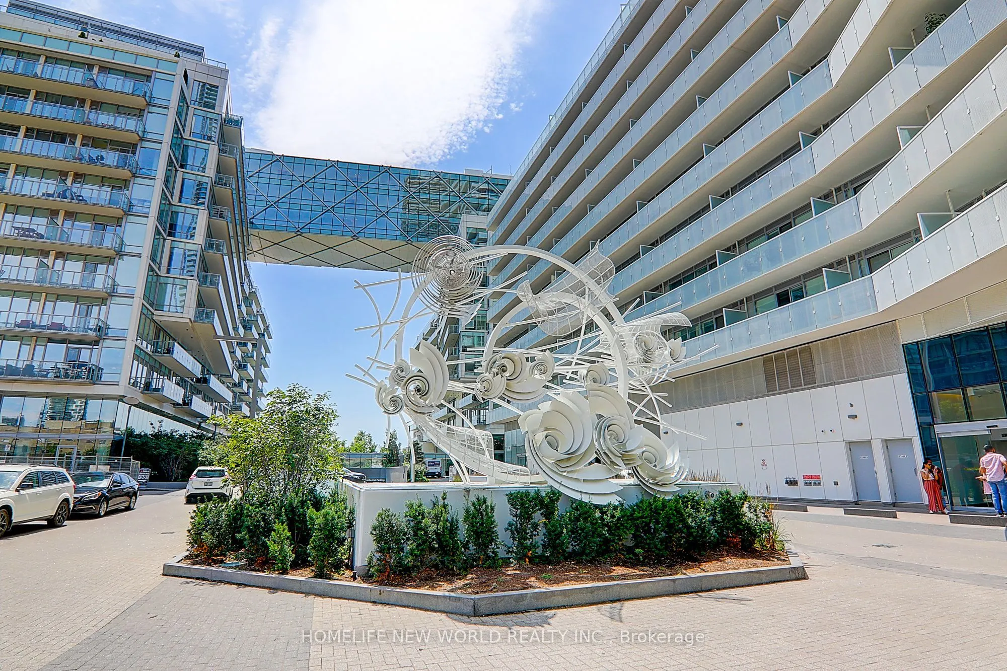 15 Queens Quay E, #2707
