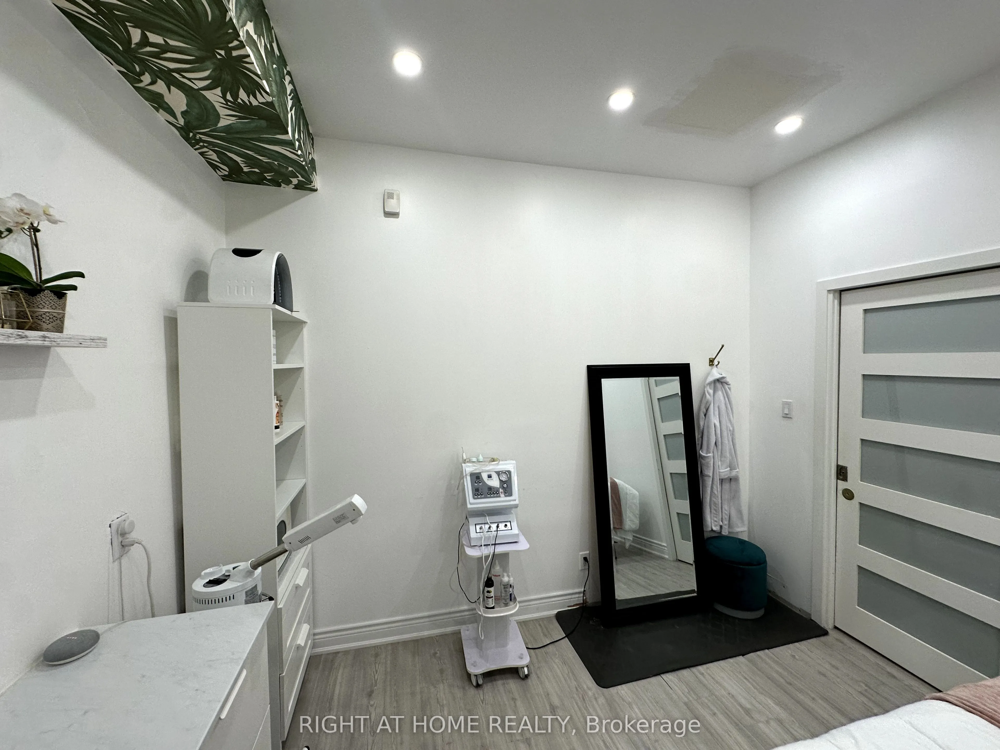 1639 Eglinton Avenue W, #Room 2