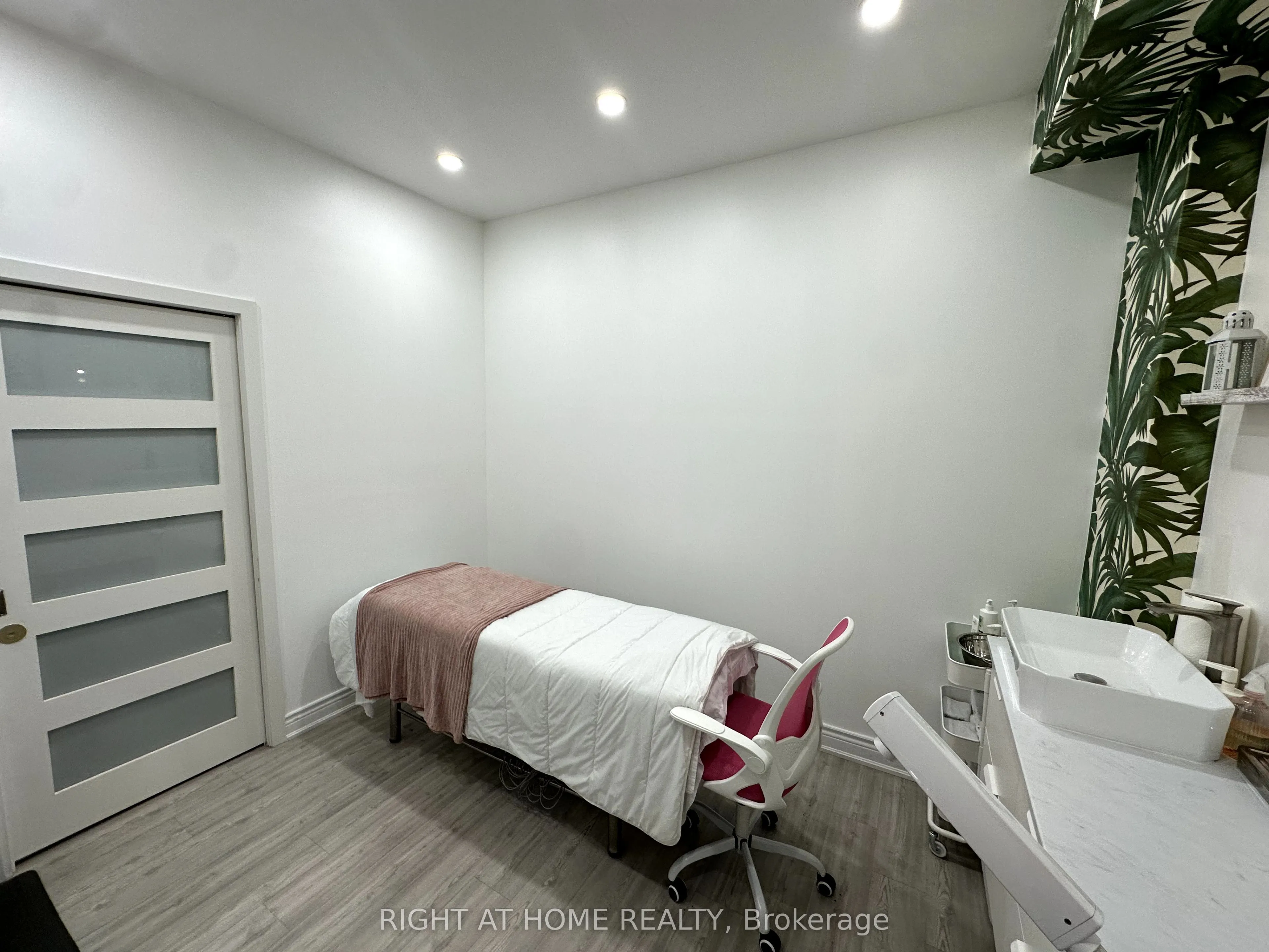 1639 Eglinton Avenue W, #Room 2