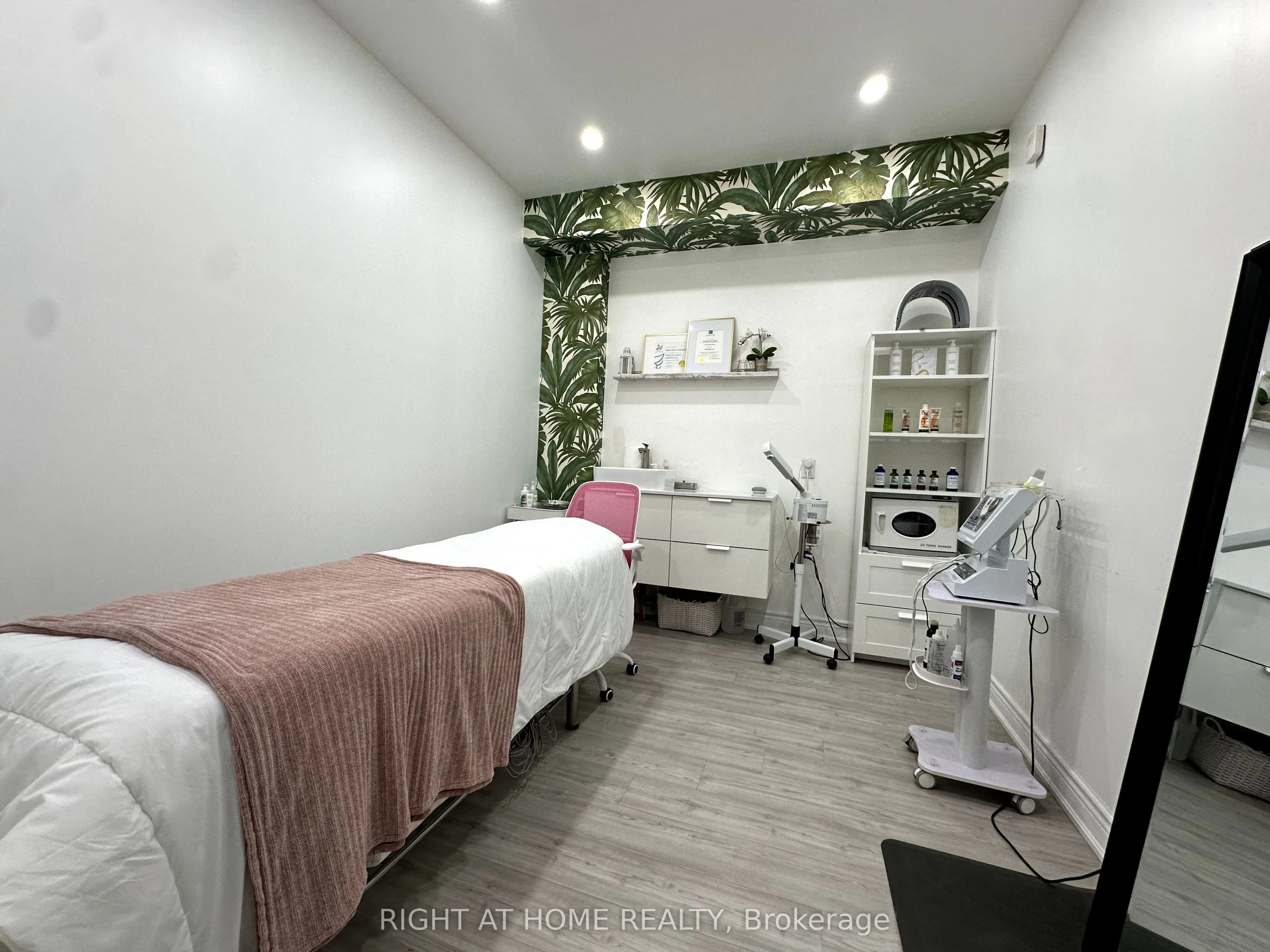 1639 Eglinton Avenue W, #Room 2