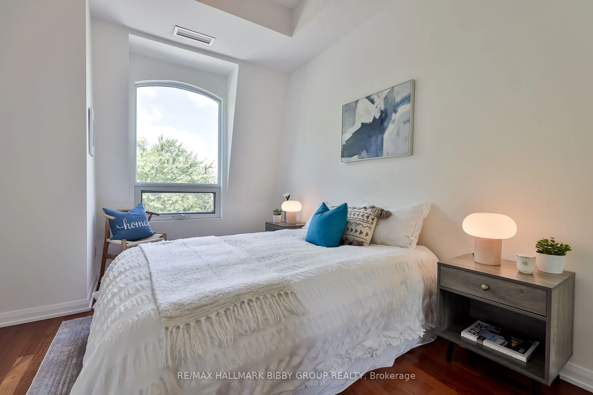 25 Soho Street, #P302