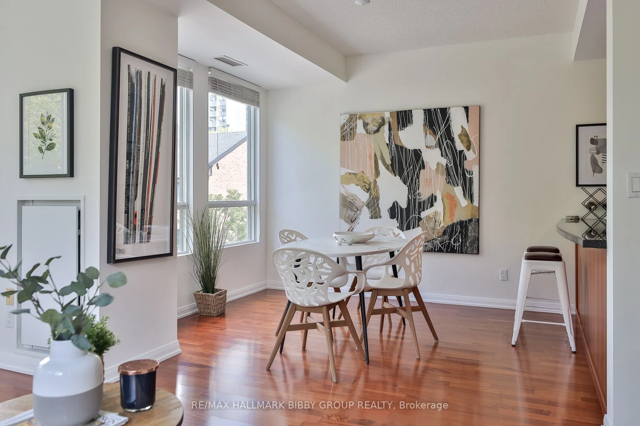 25 Soho Street, #P302