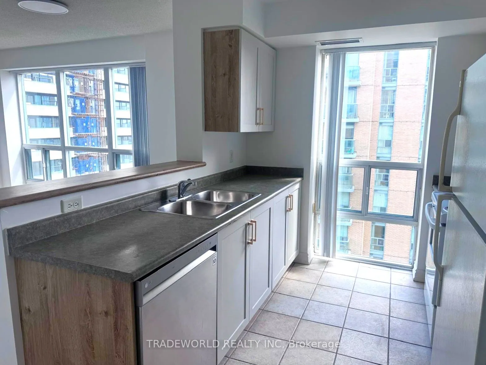 26 Olive Avenue, #1702