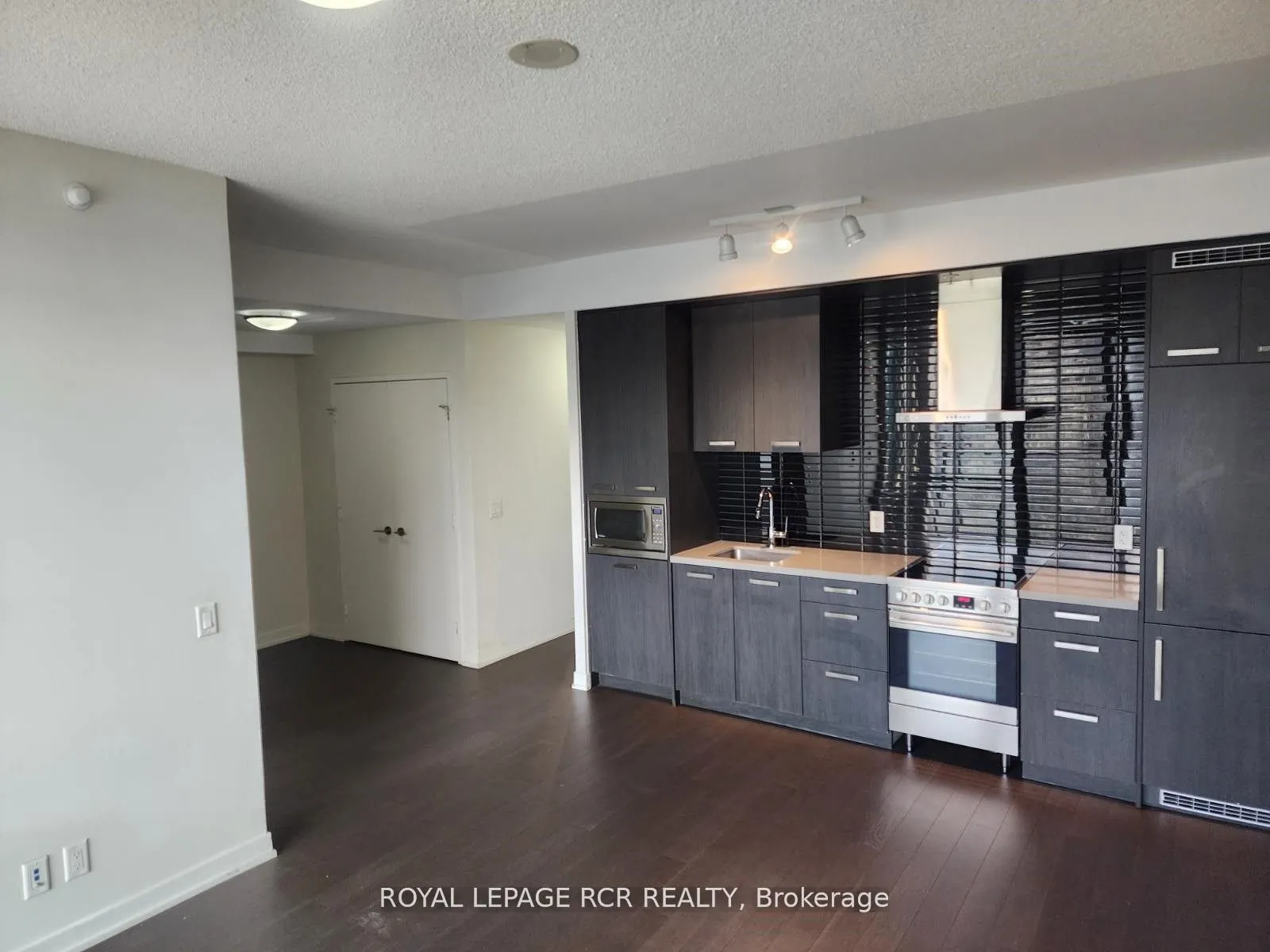120 Bayview Avenue, #S1107