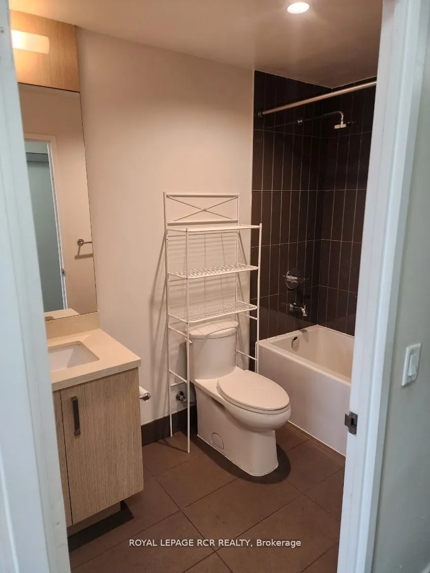 120 Bayview Avenue, #S1107