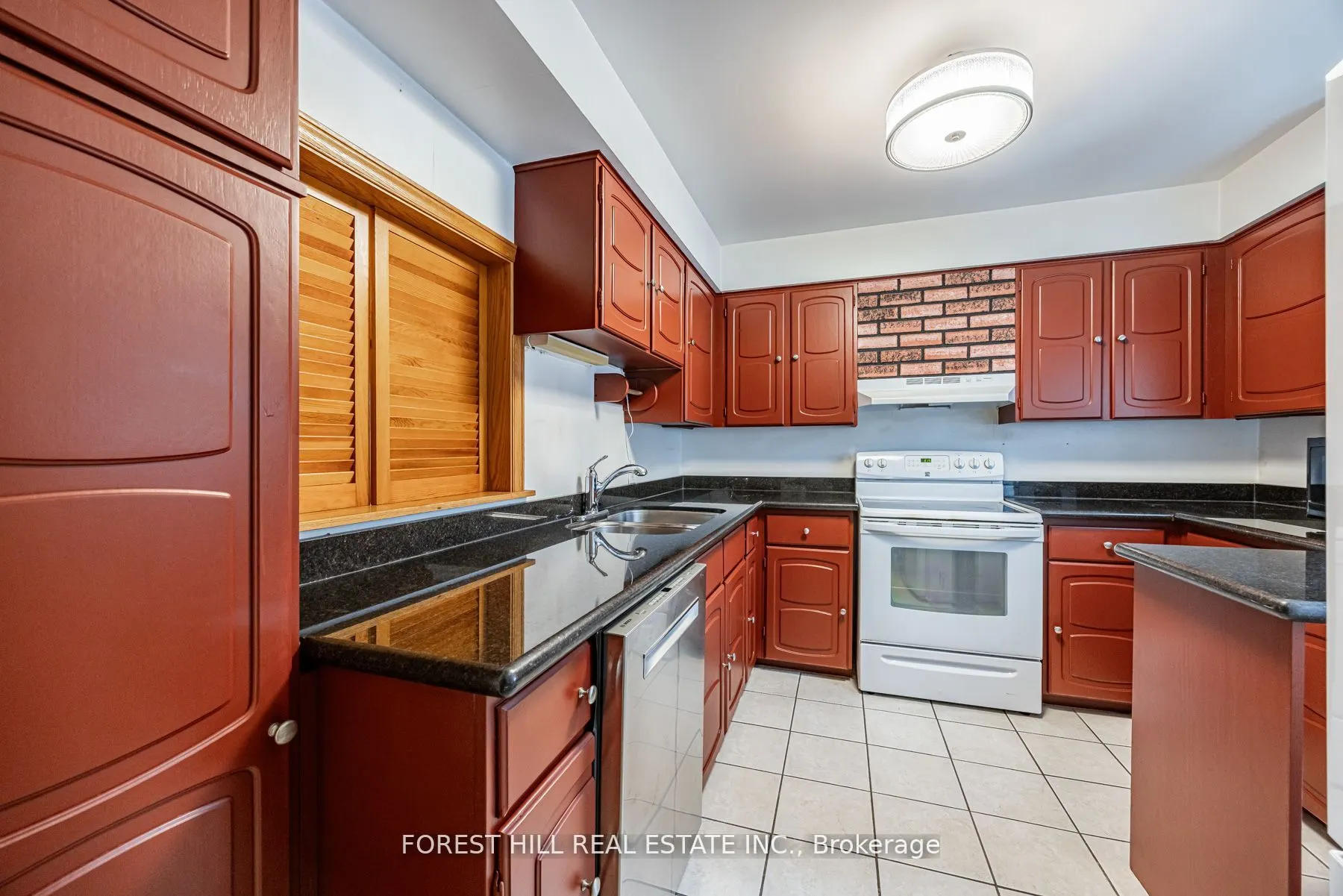 86 Village Greenway, #39