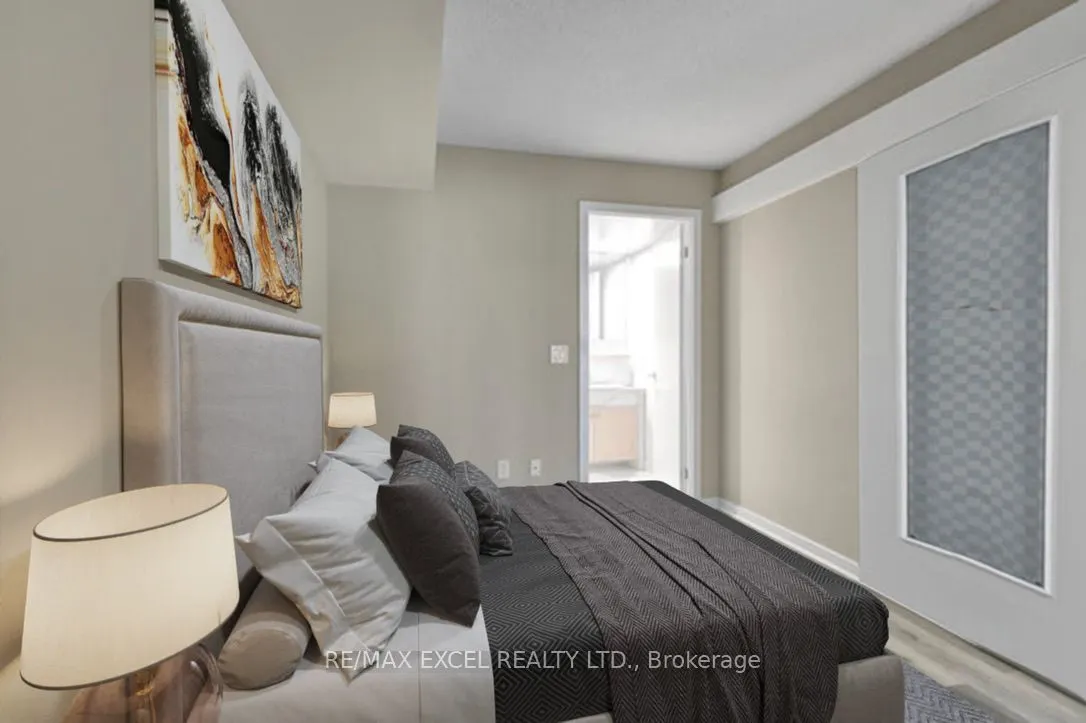 8 York Street, #910