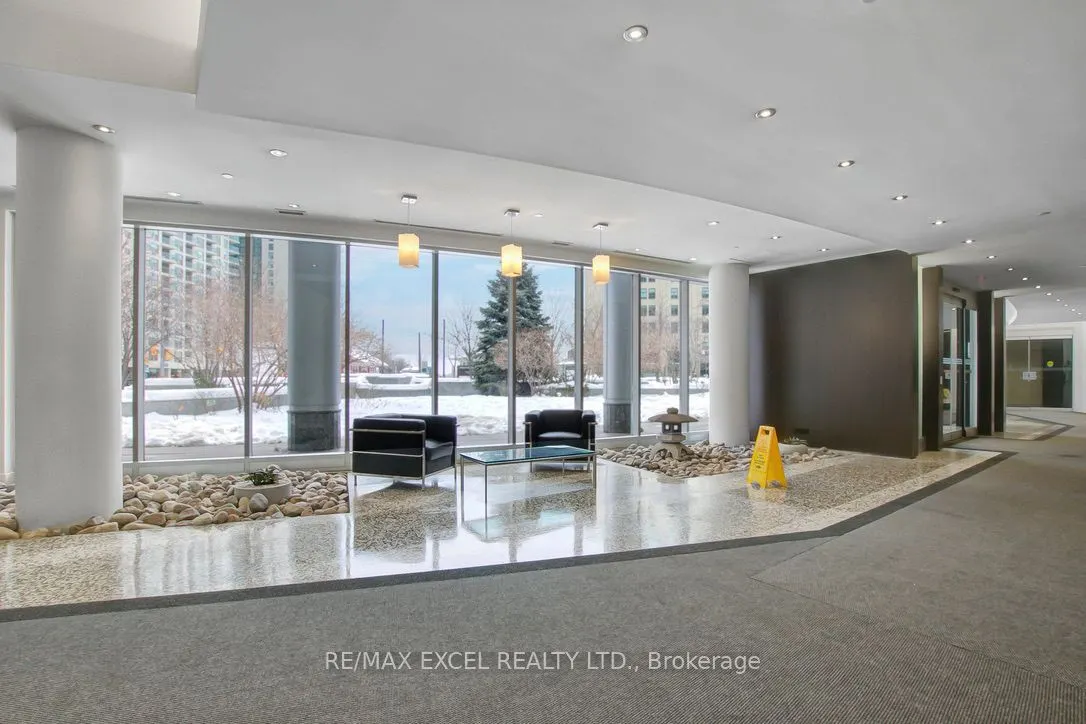 8 York Street, #910