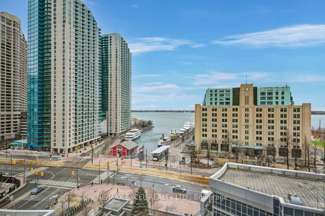 8 York Street, #910
