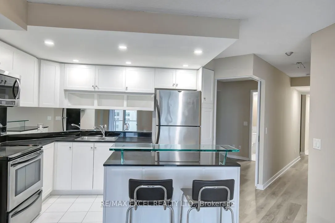 8 York Street, #910