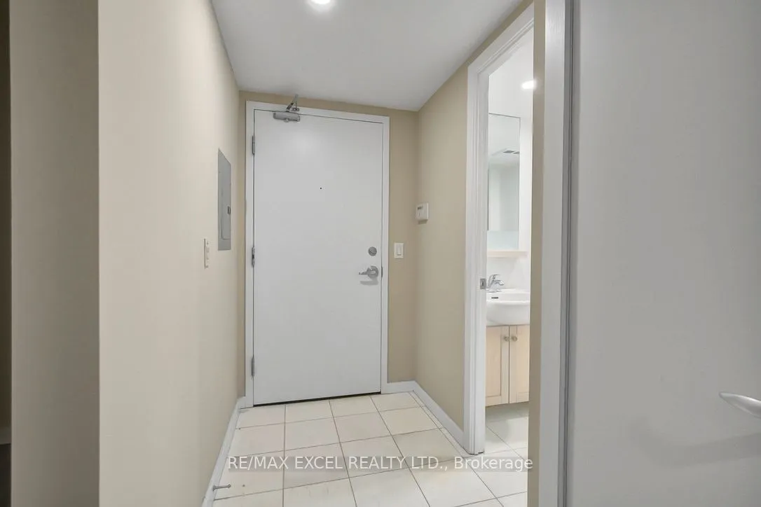 8 York Street, #910