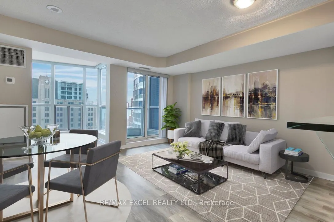 8 York Street, #910