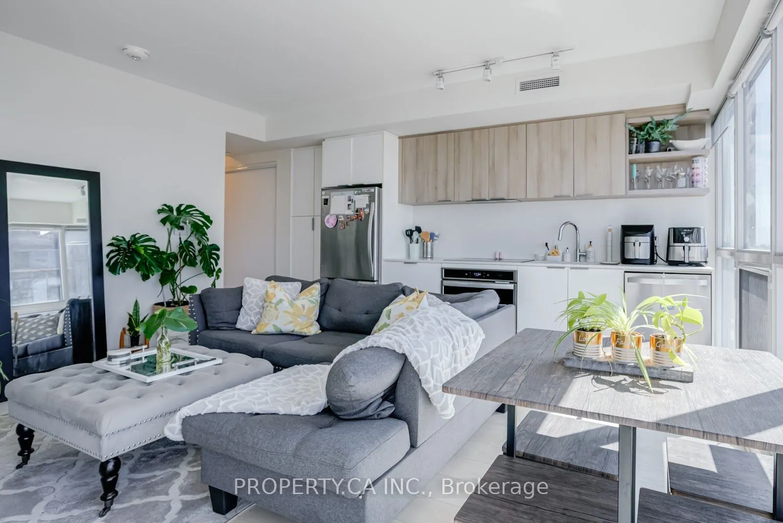 6 Sonic Way, #N2809