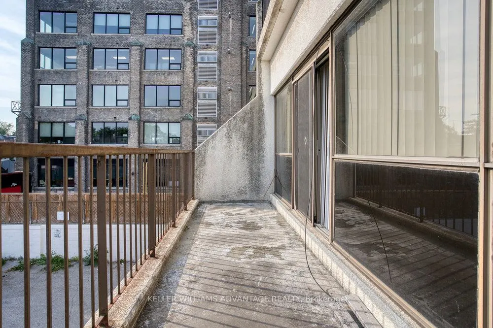 302 Spadina Avenue, #205+206