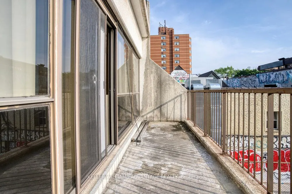 302 Spadina Avenue, #205+206