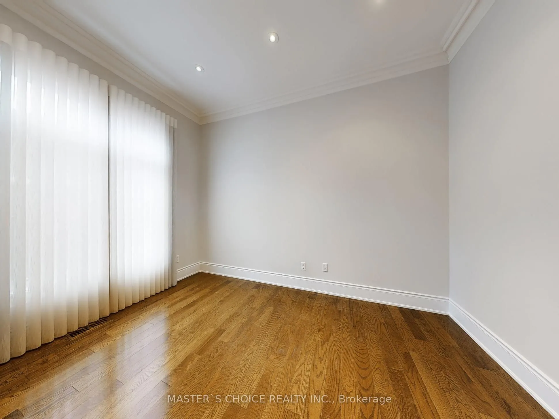 6 Terrace Avenue