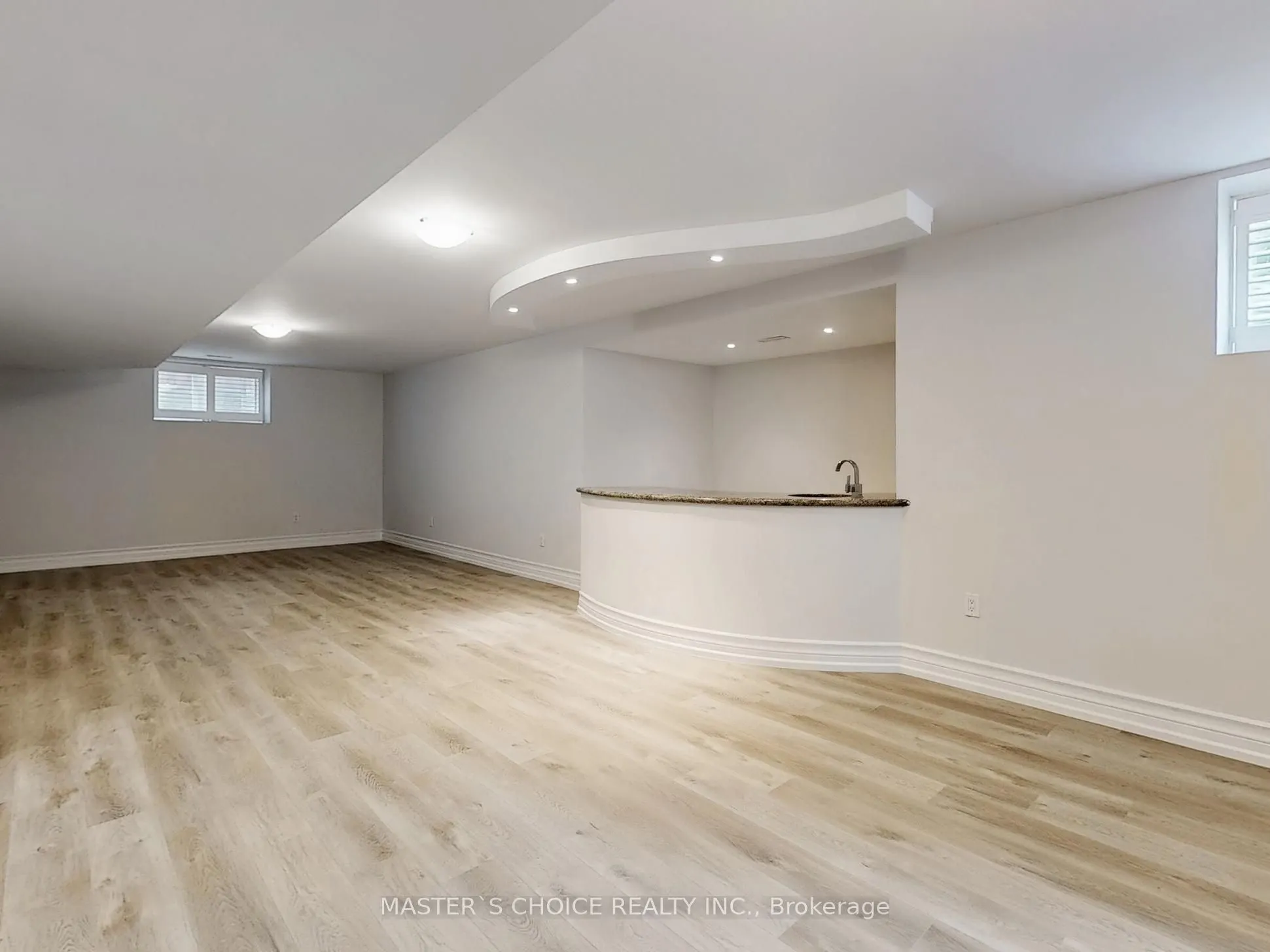 6 Terrace Avenue