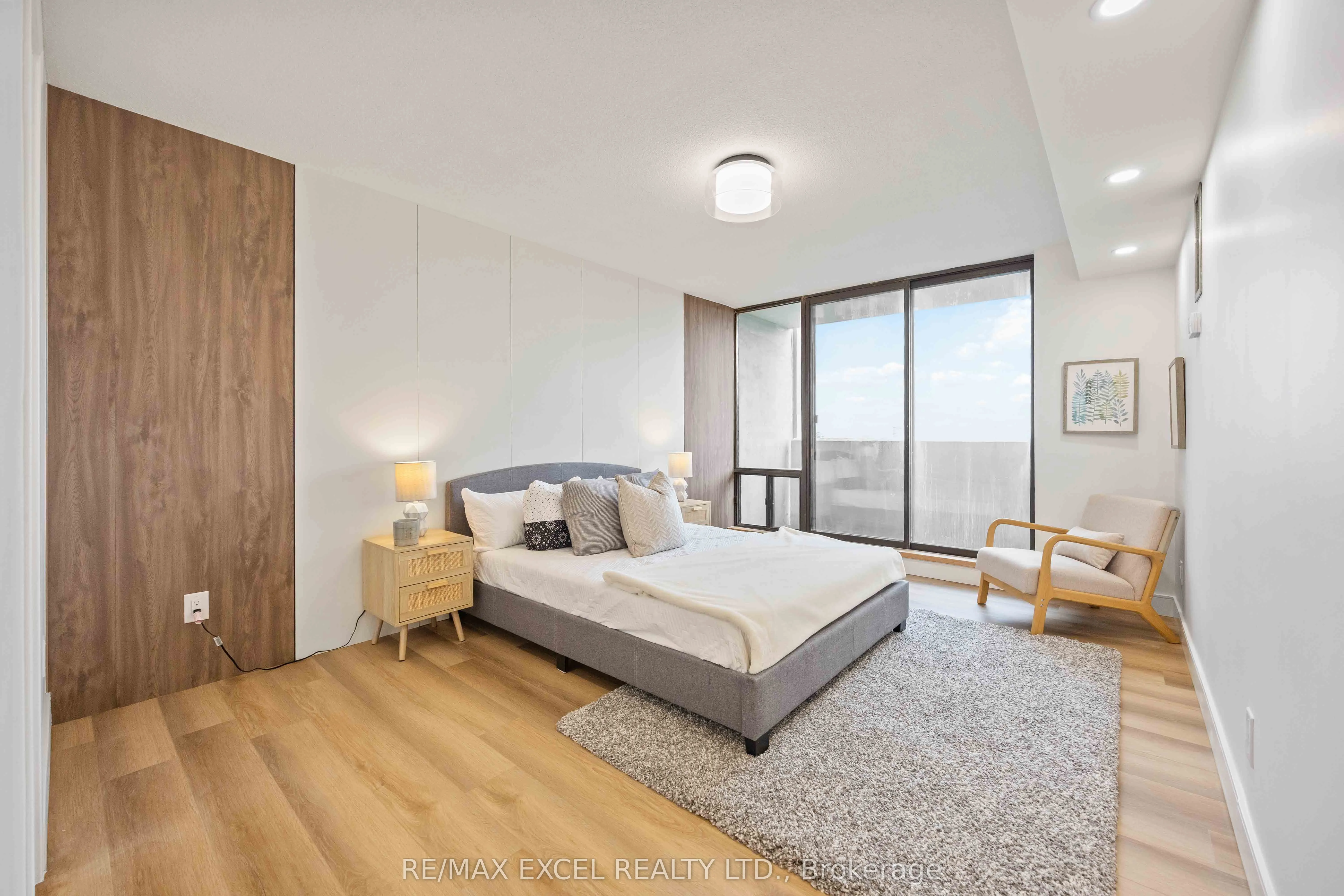 10 Tangreen Court, #801