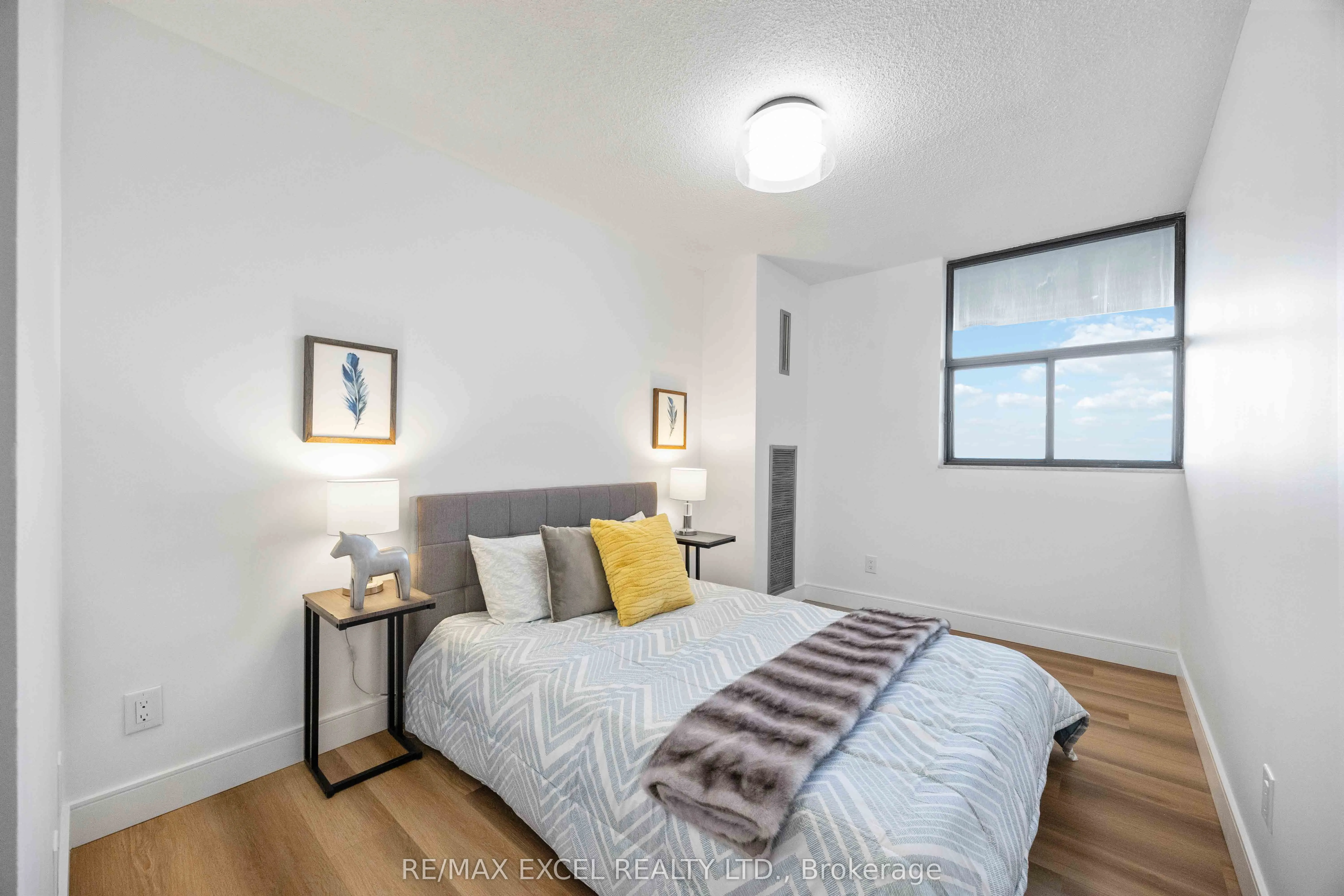 10 Tangreen Court, #801
