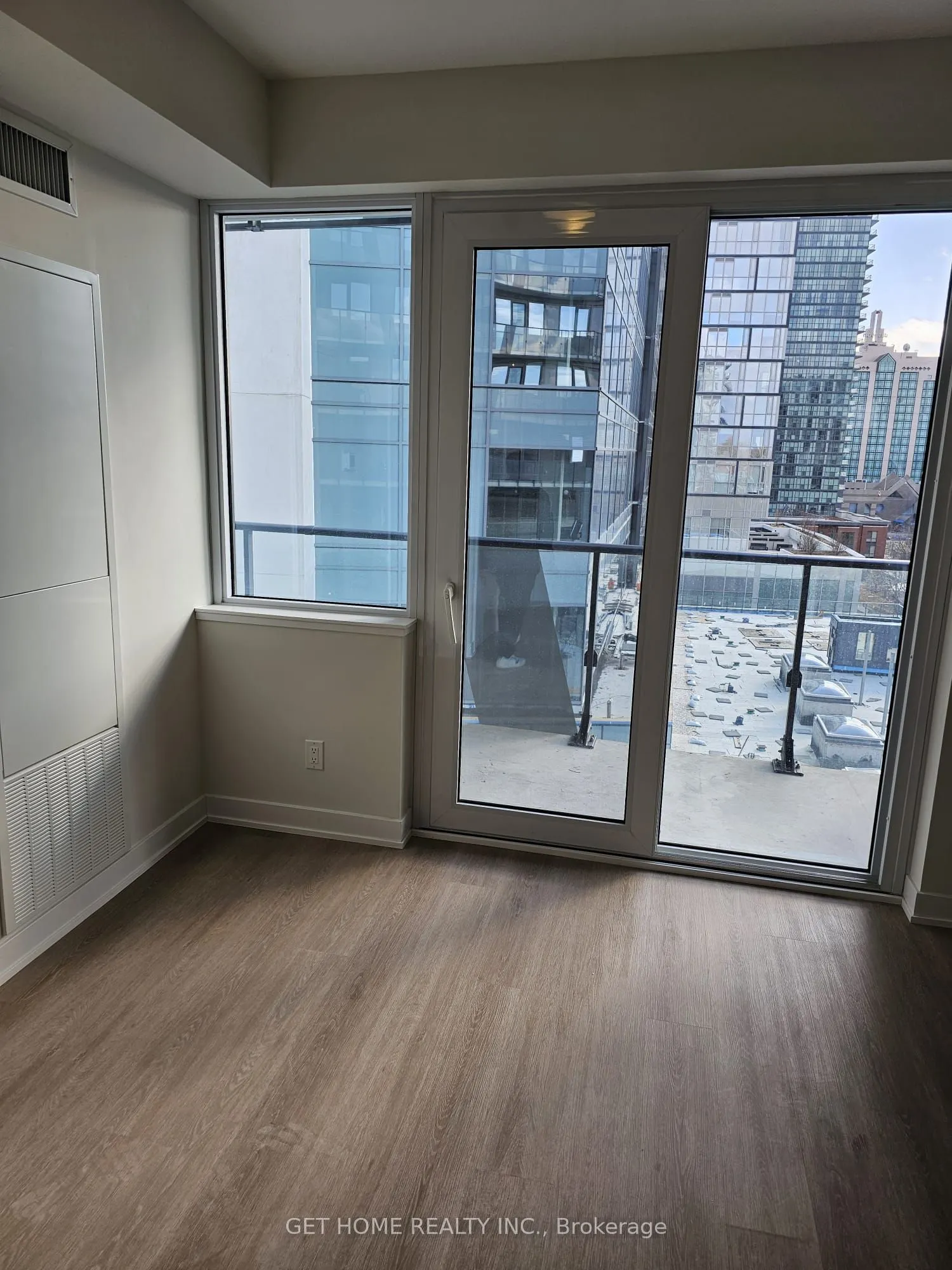 15 ELLERSLIE Avenue, #603