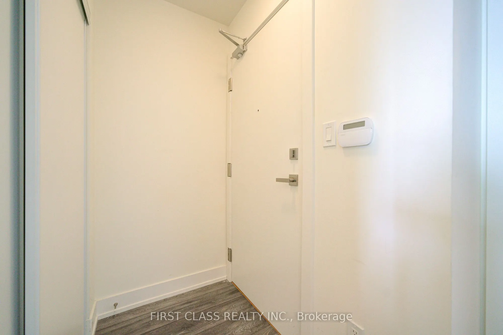 180 Fairview Mall Drive, #1601