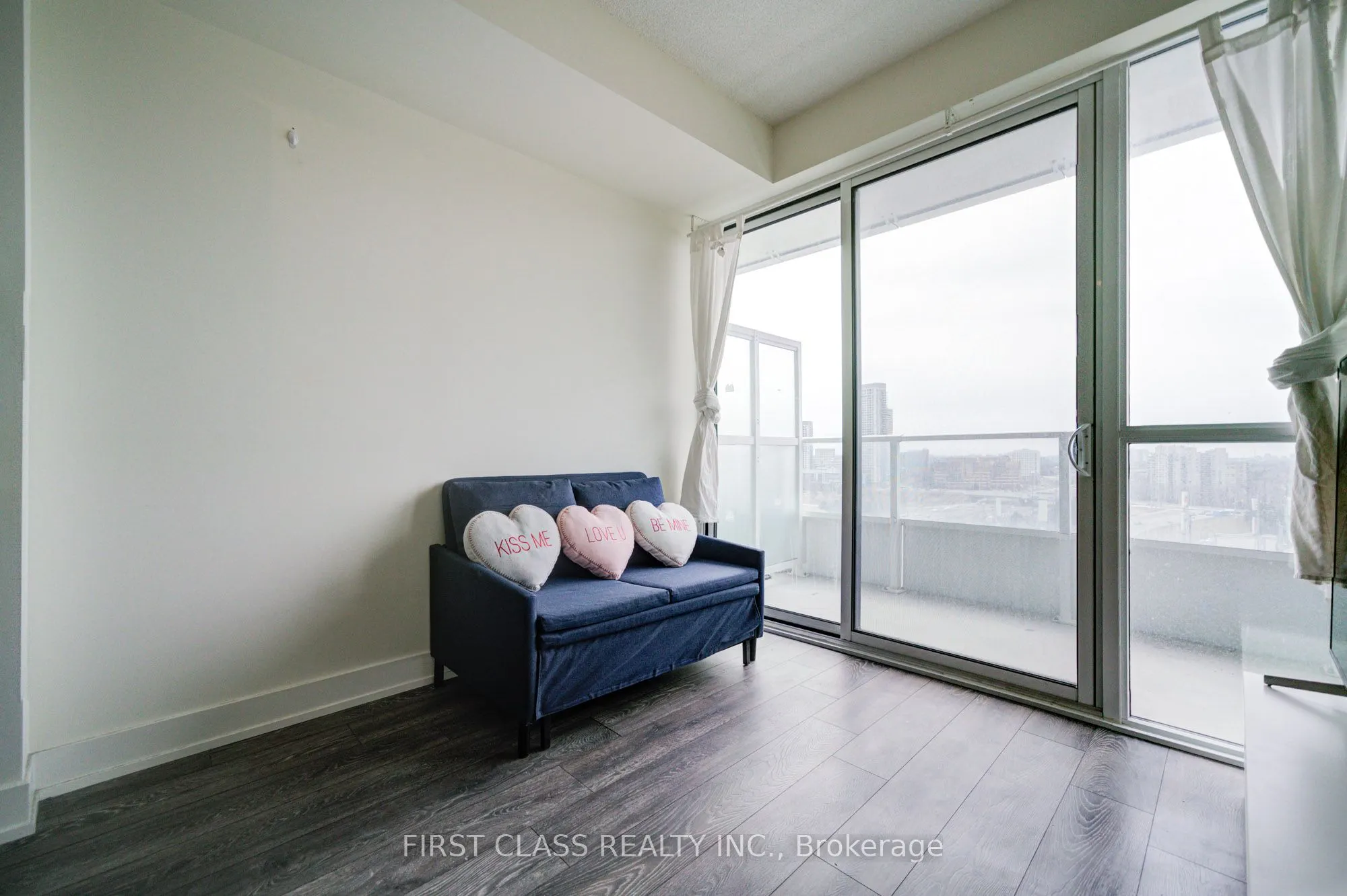 180 Fairview Mall Drive, #1601