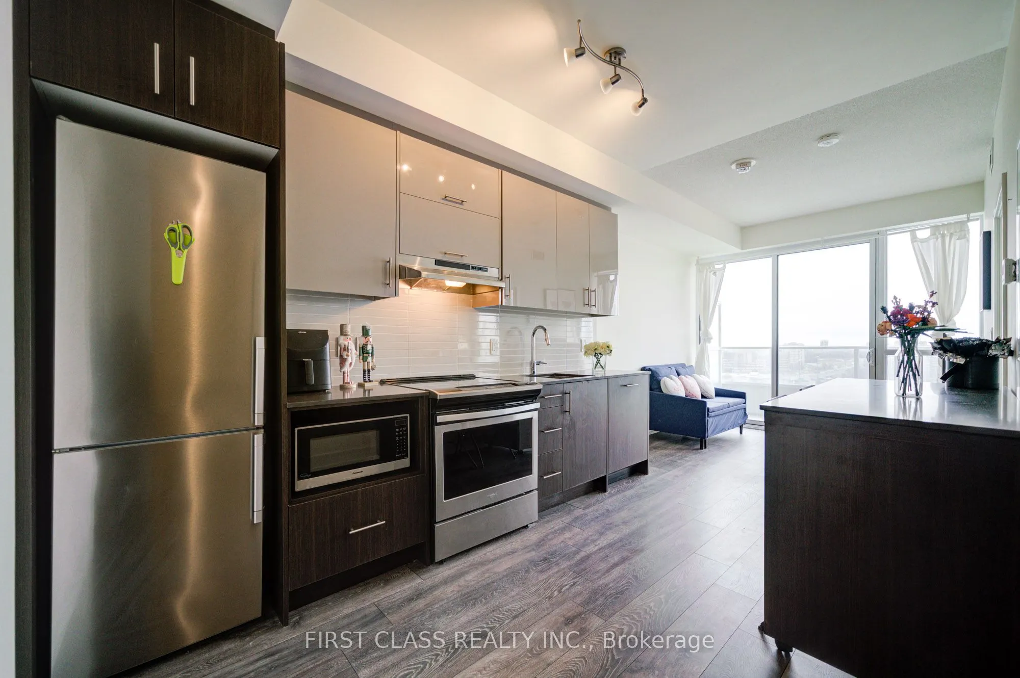 180 Fairview Mall Drive, #1601