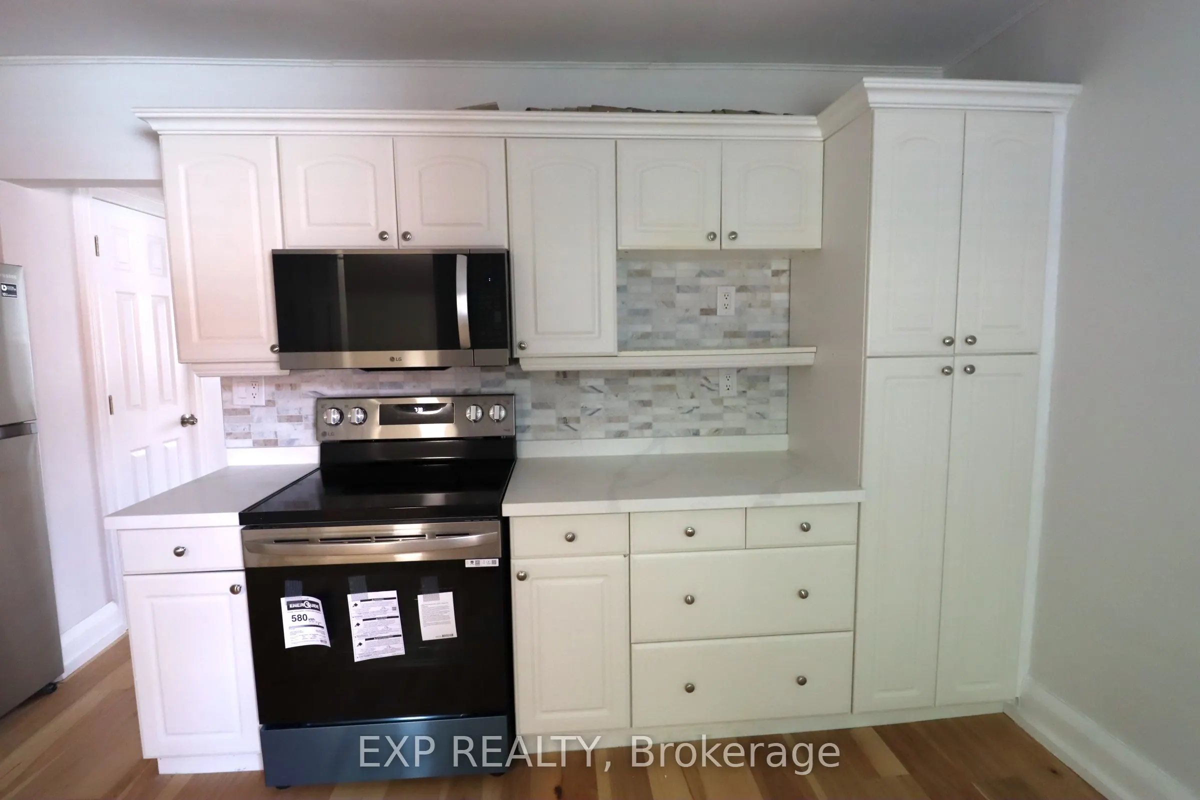 342 Eglinton Avenue E