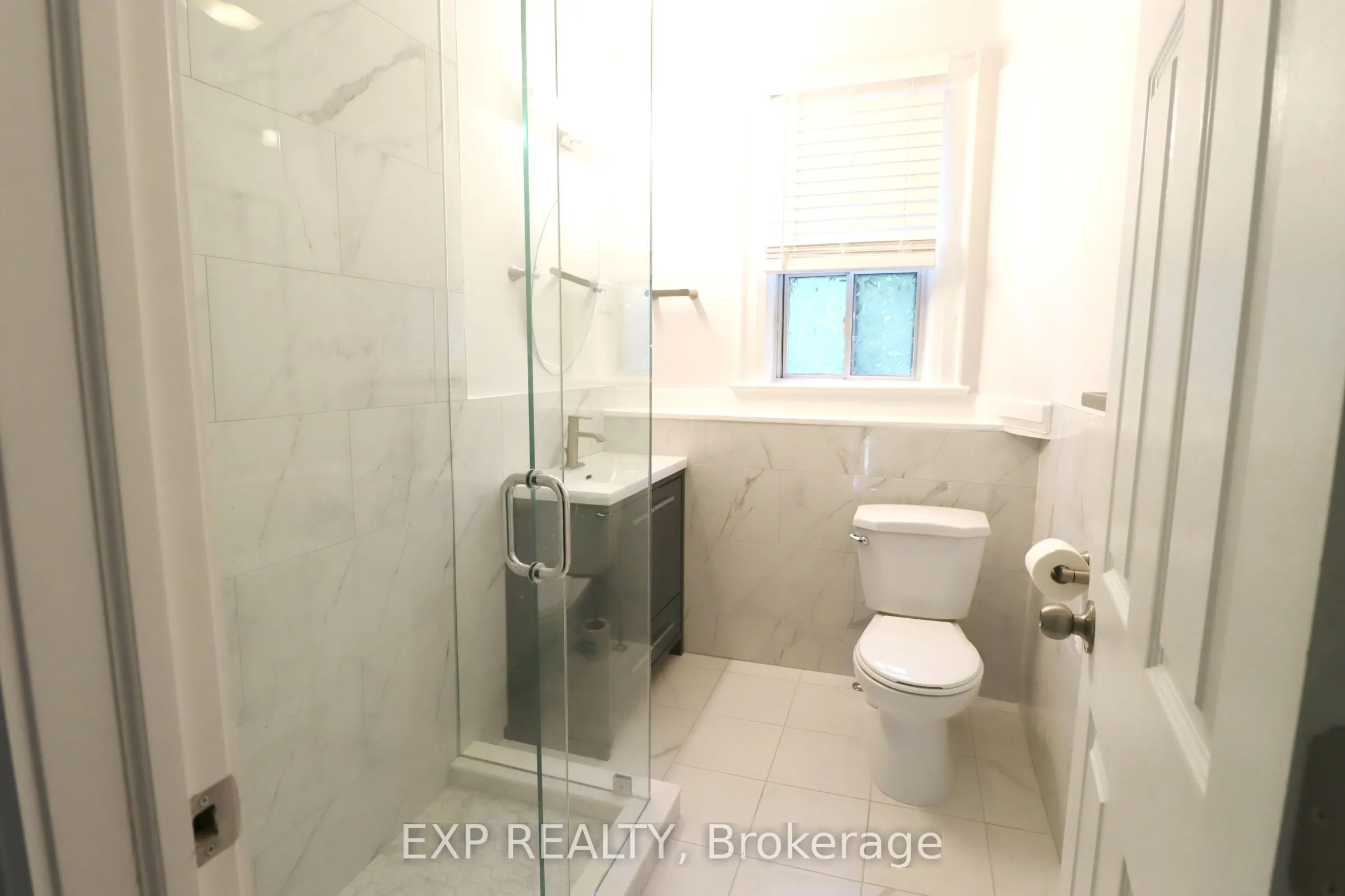 342 Eglinton Avenue E