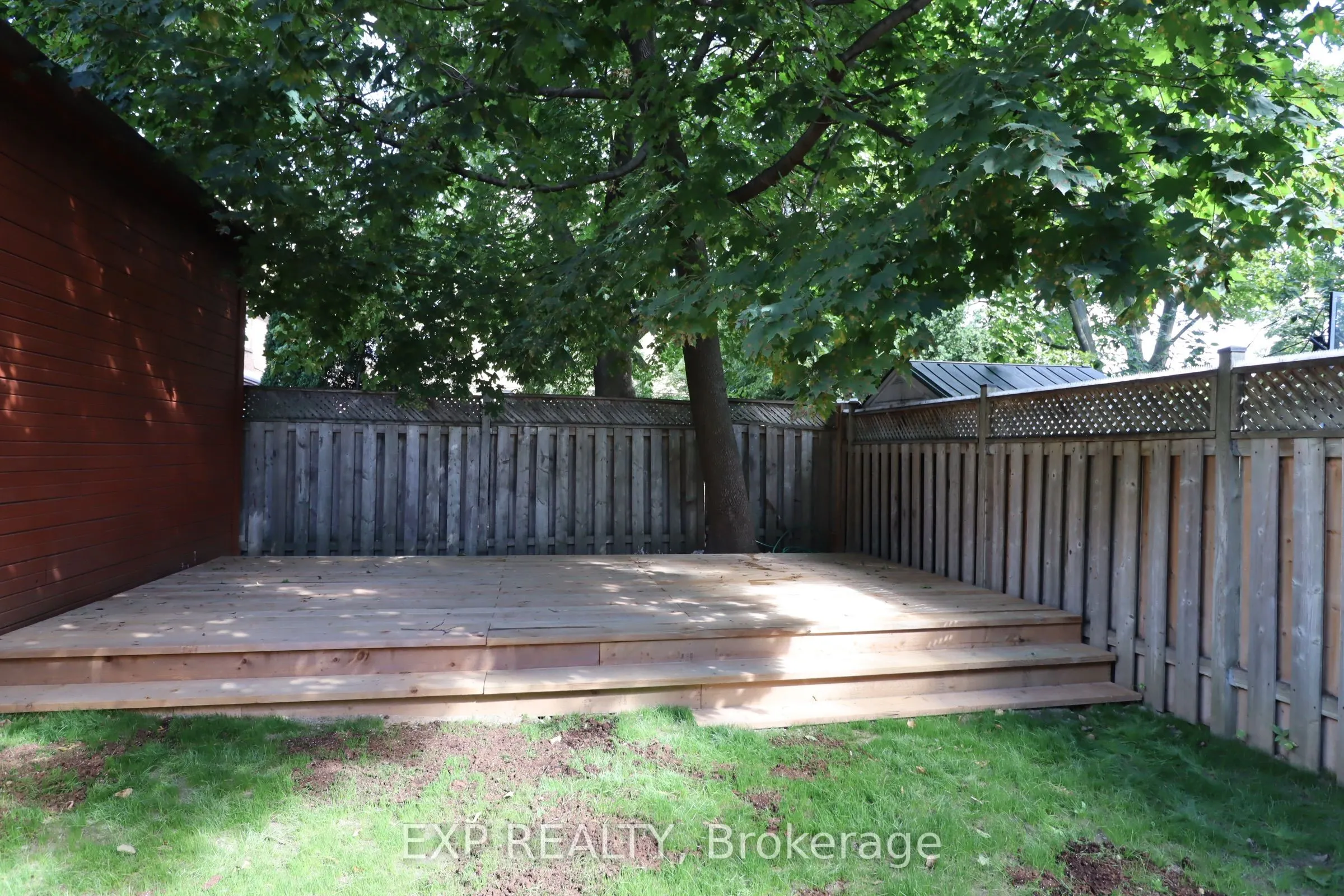 342 Eglinton Avenue E