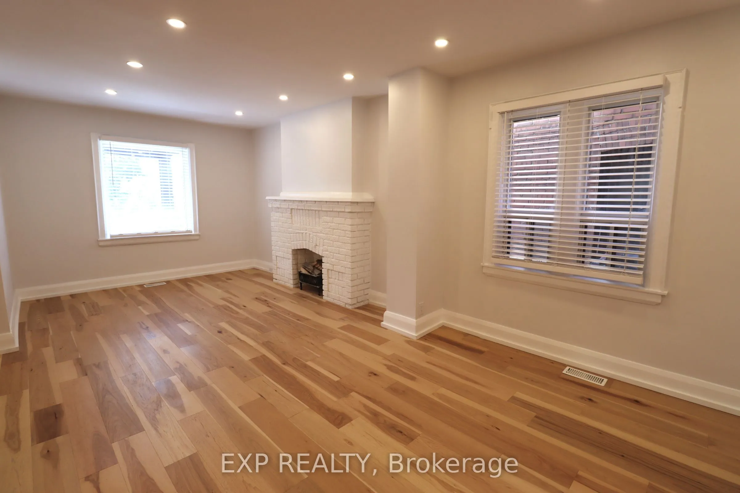 342 Eglinton Avenue E